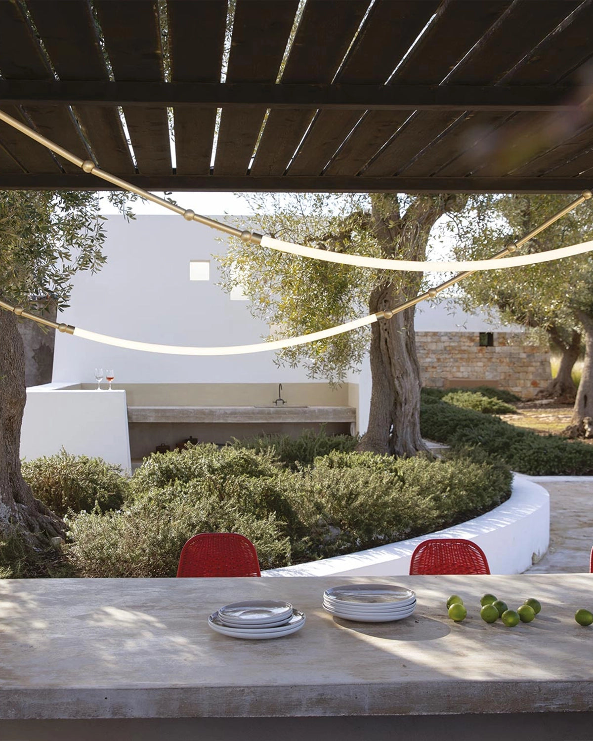 Leda Outdoor Curve Pendant Light