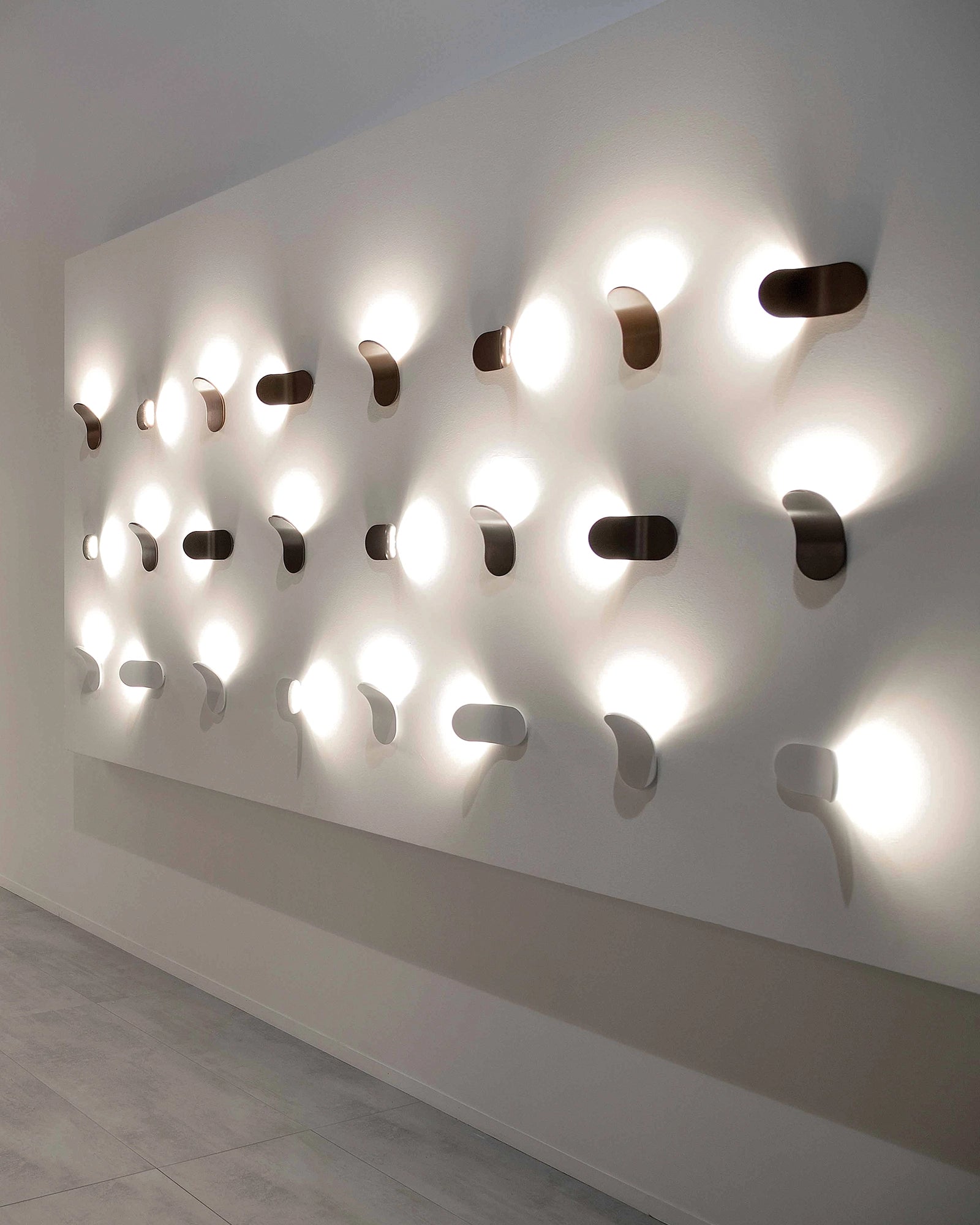 Lik Wall Light