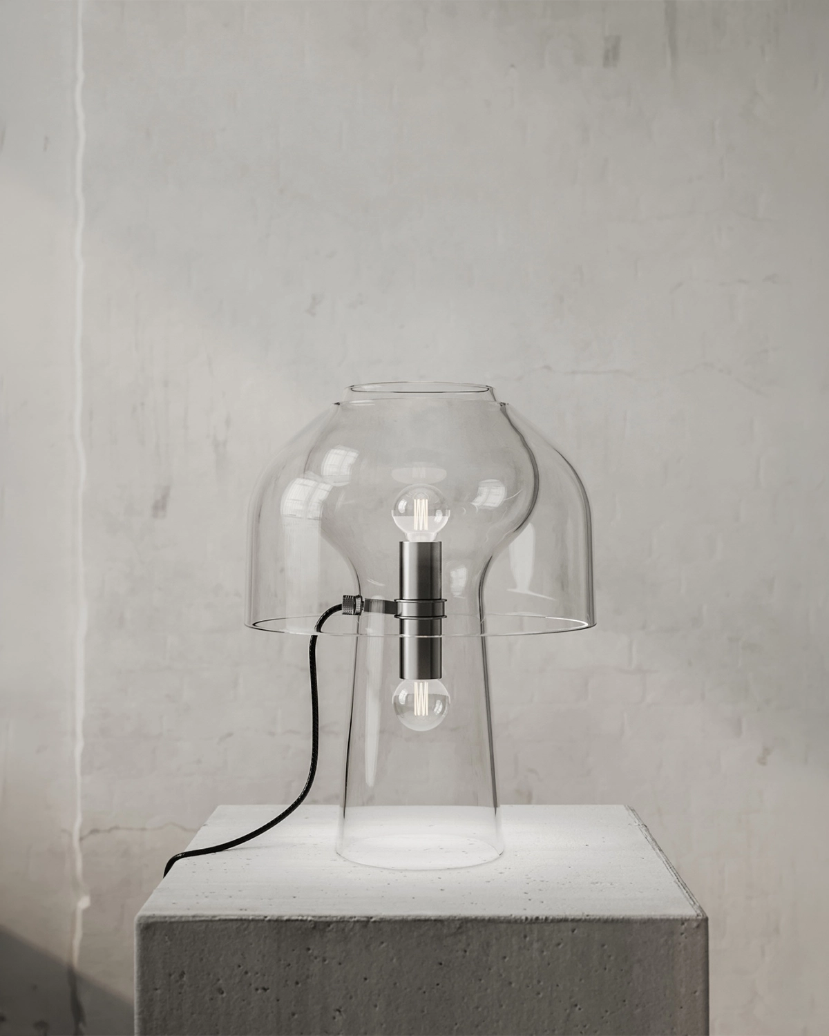 Lilly Table Lamp