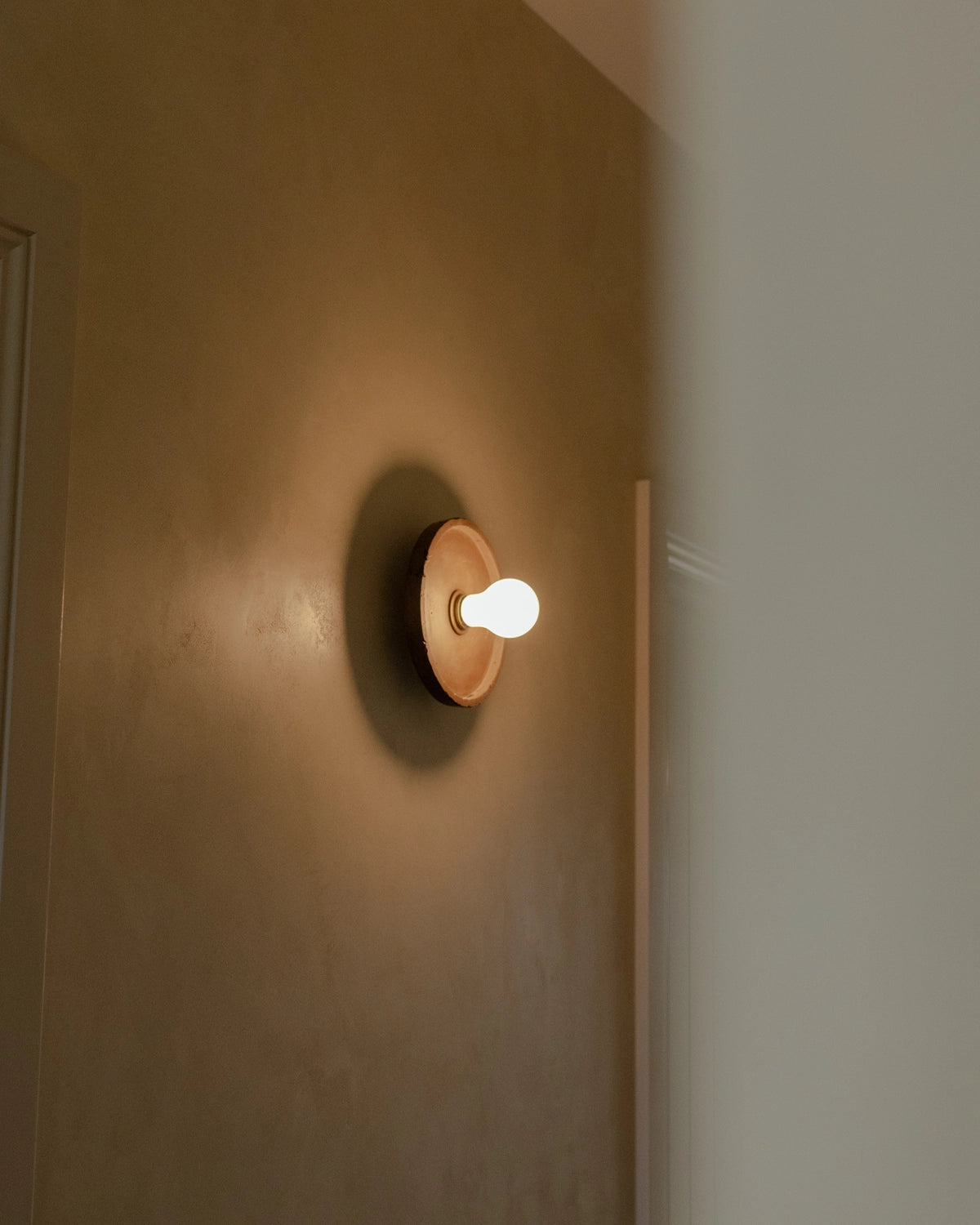 Loman Wall Light