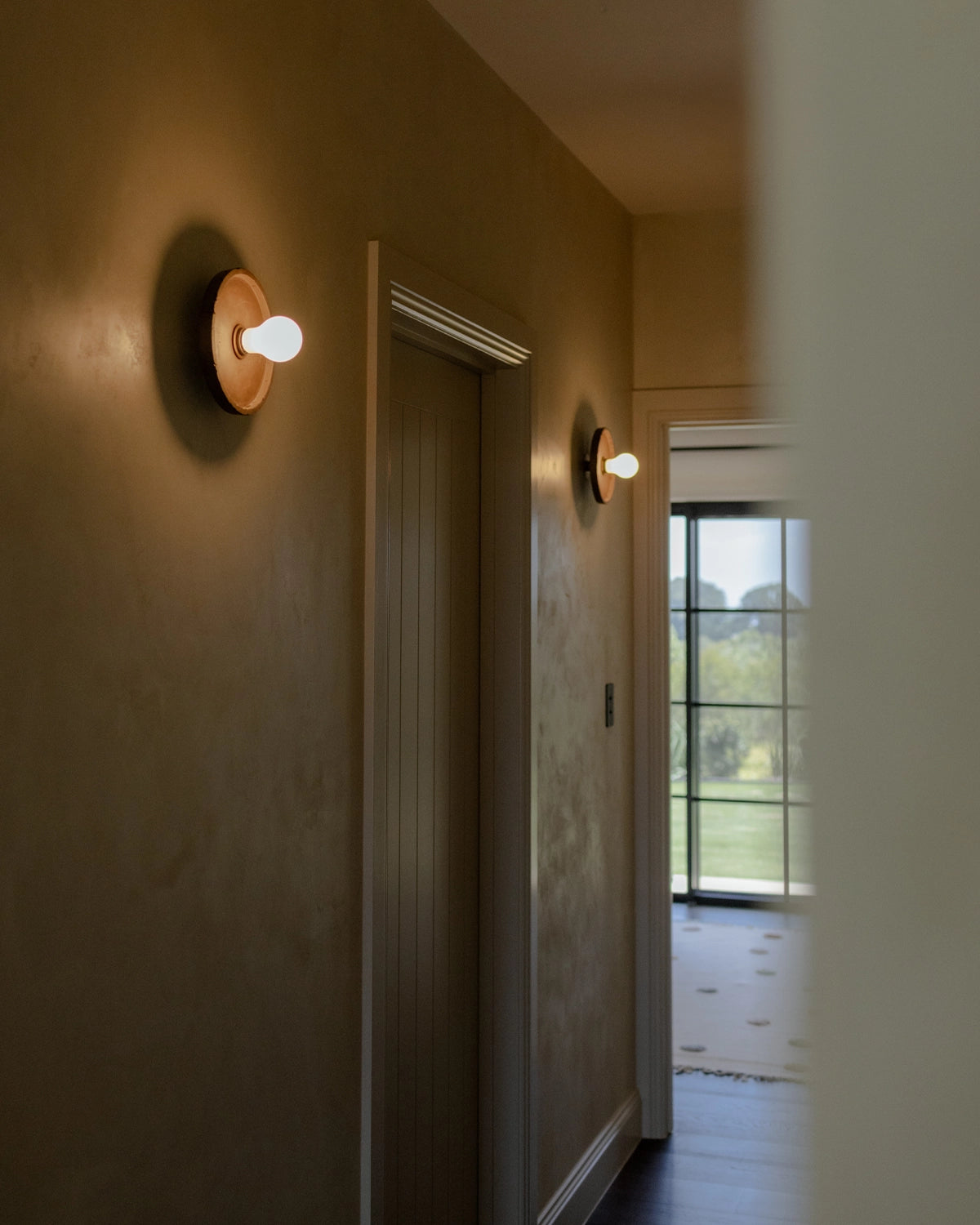 Loman Wall Light