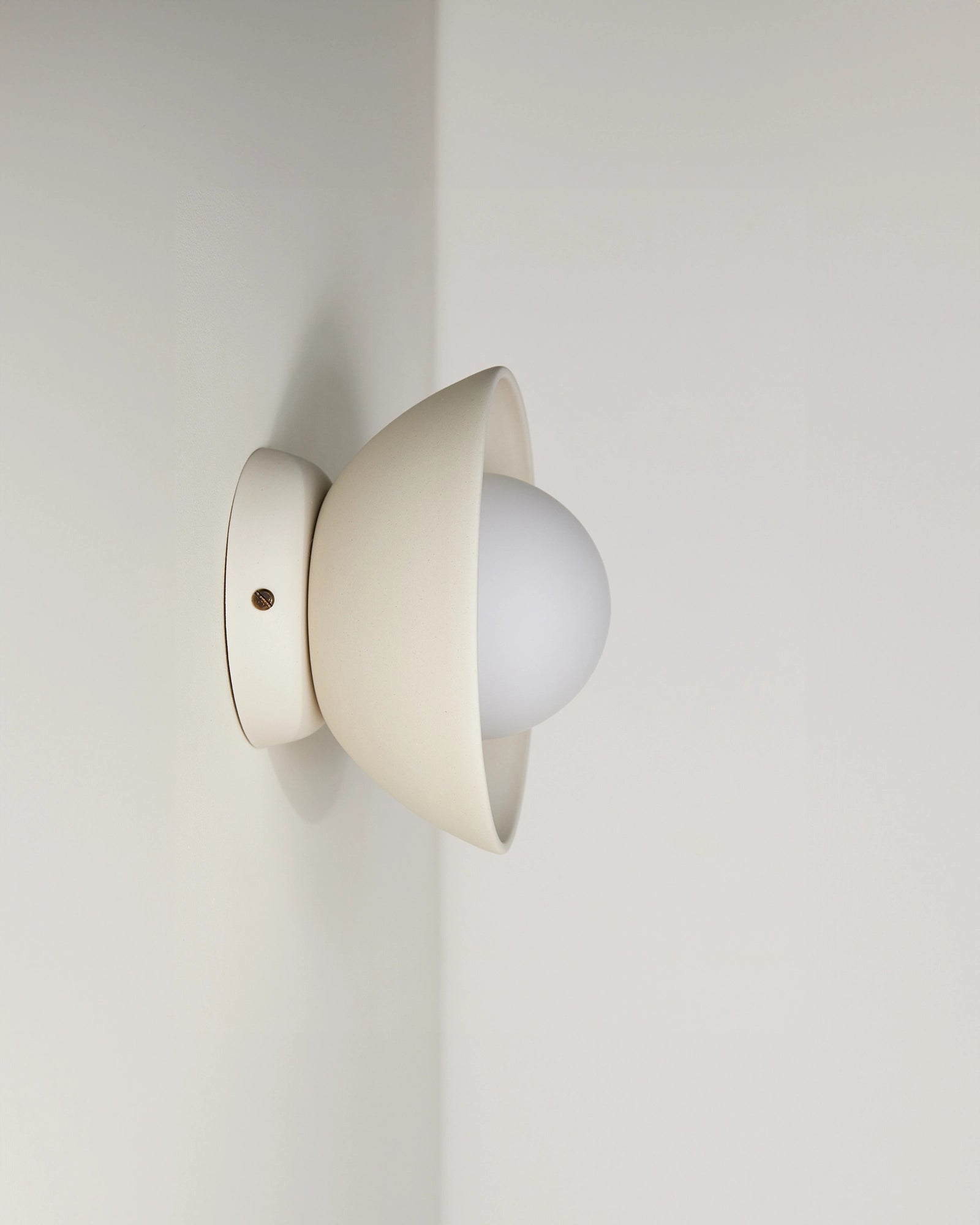 Mani Bell Wall Light