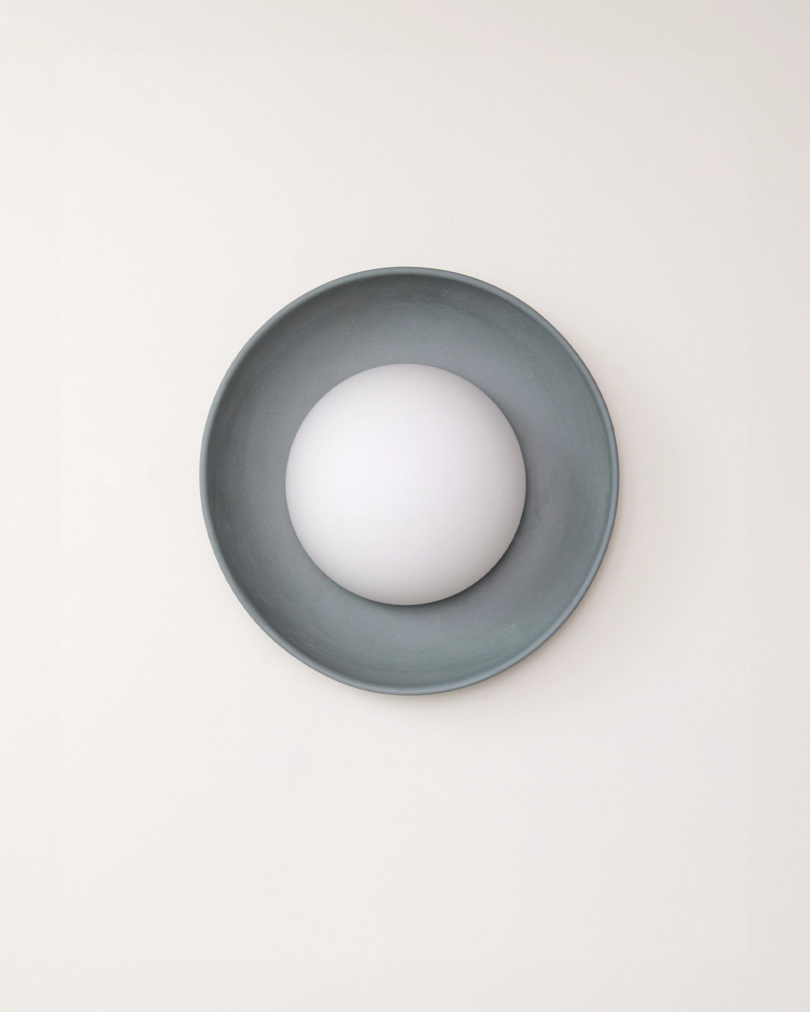 Mani Wide Wall Light
