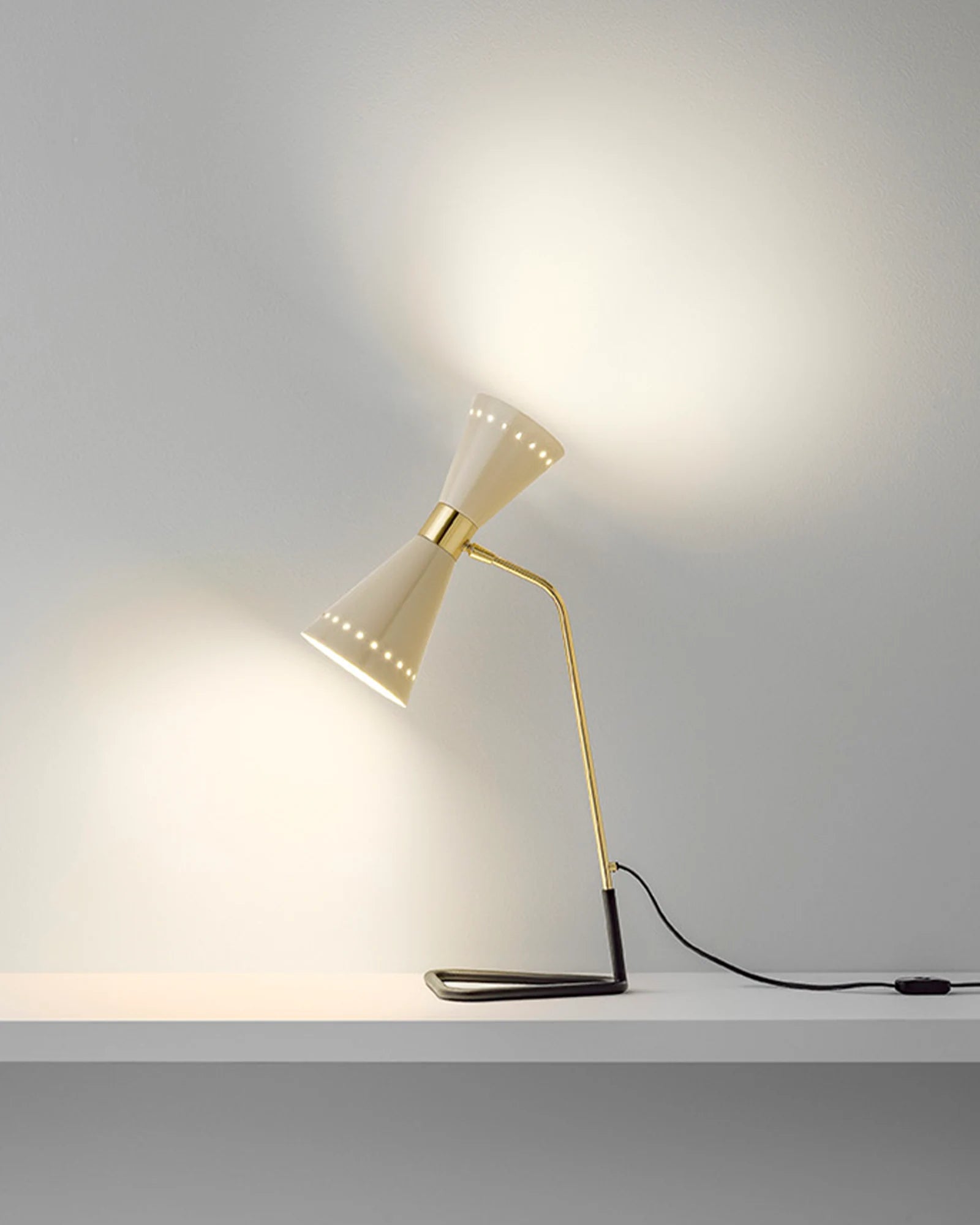 Megafono Table Lamp