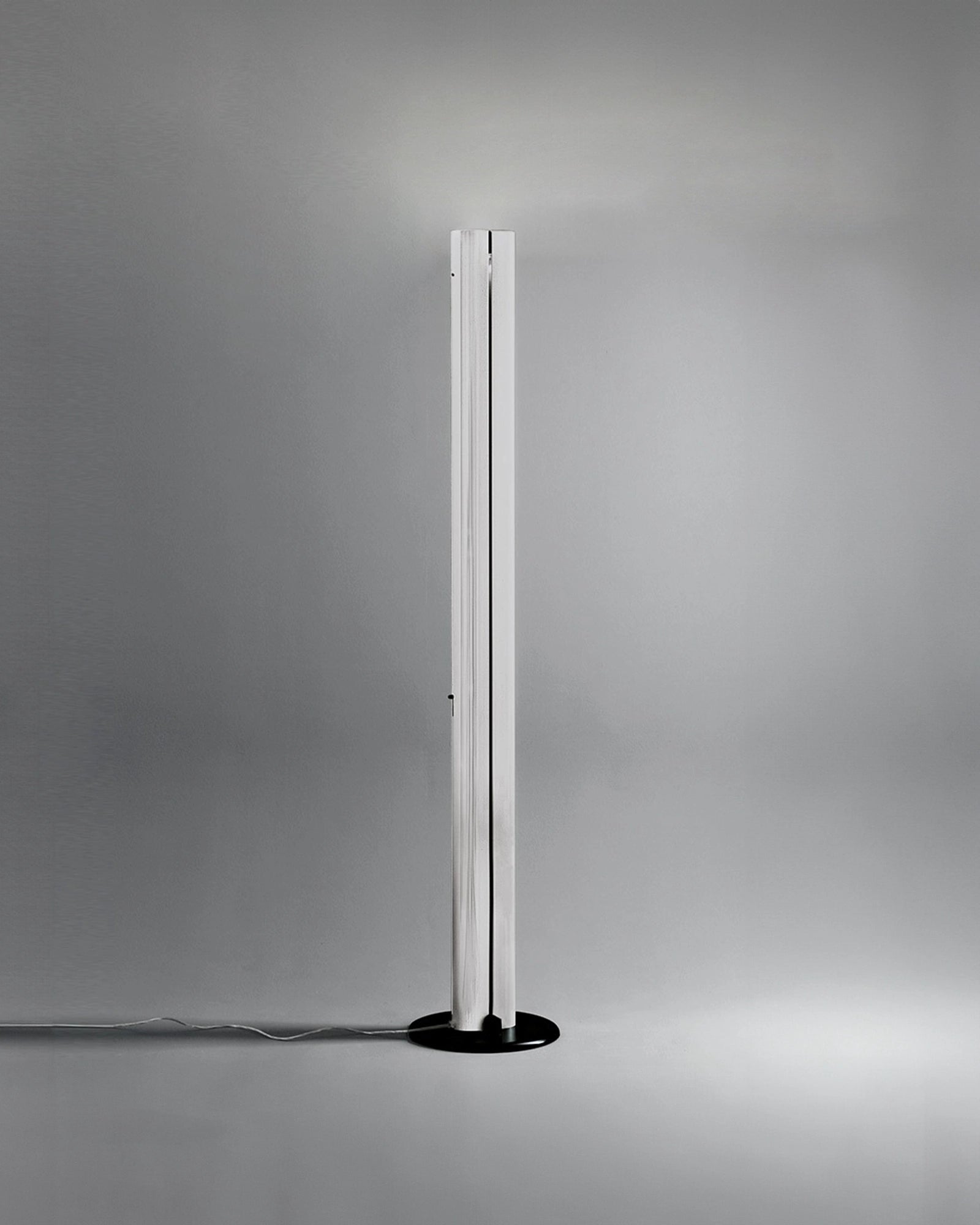 Megaron Floor Lamp