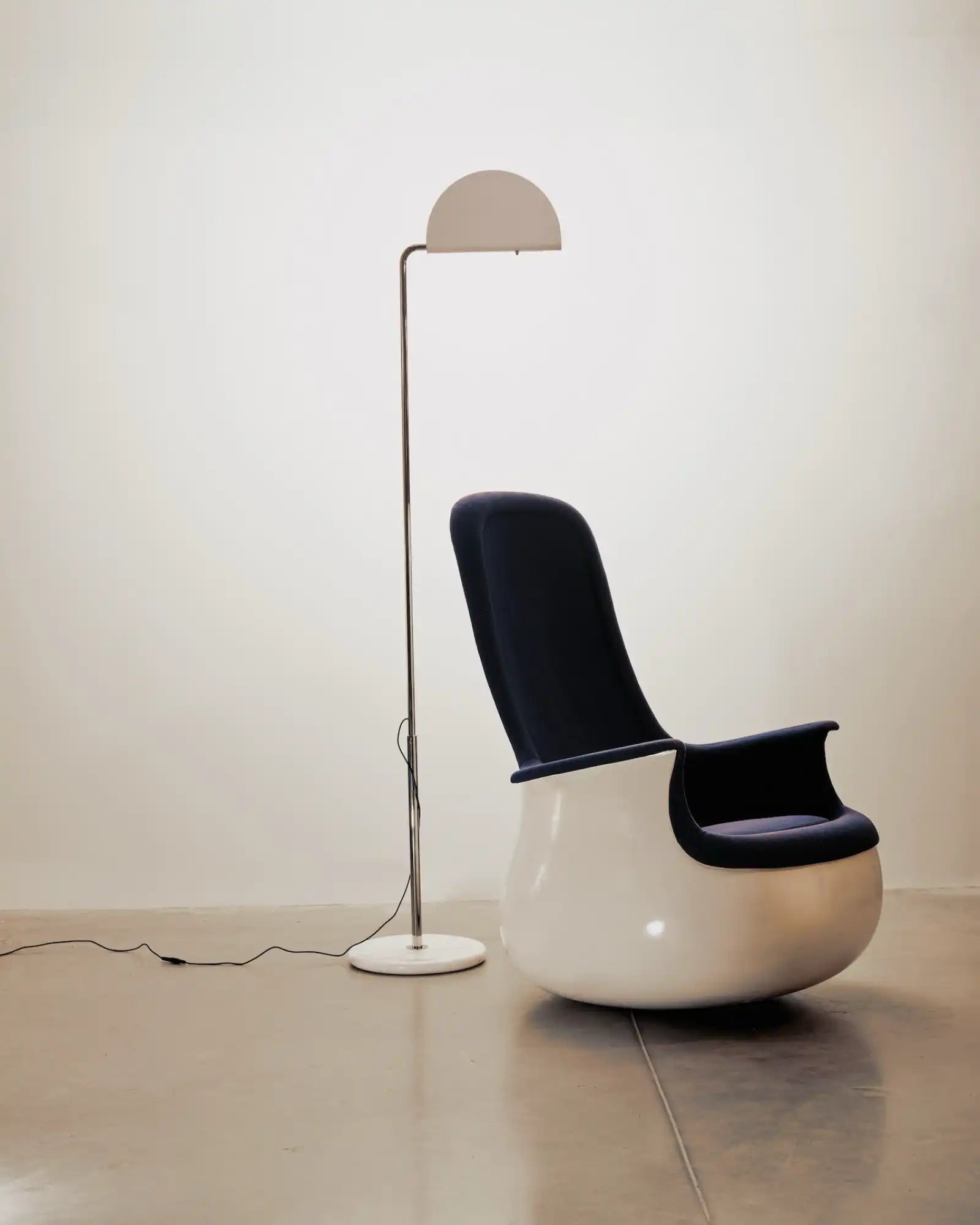 Mezzaluna Floor Lamp