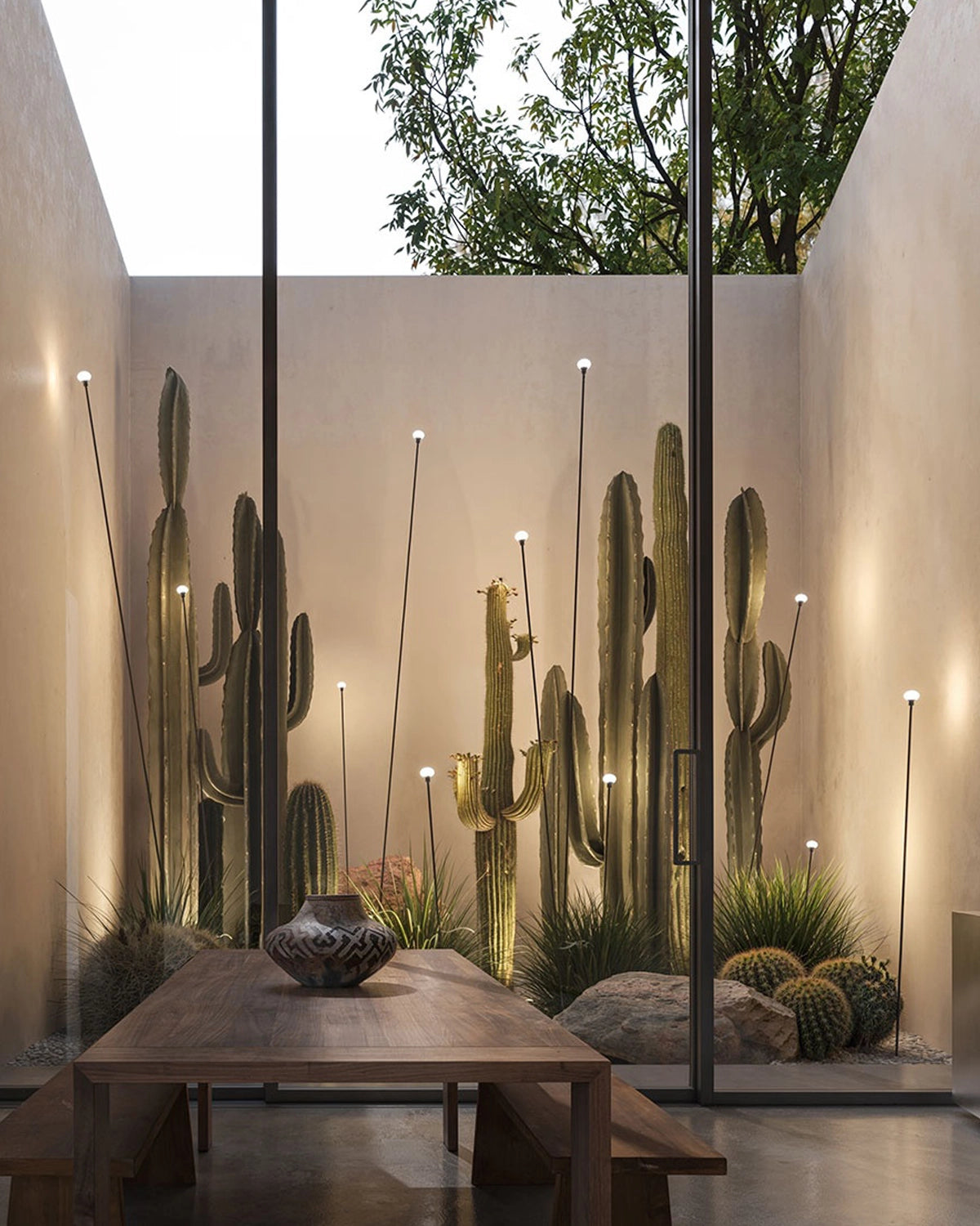 Minuit Spike Light