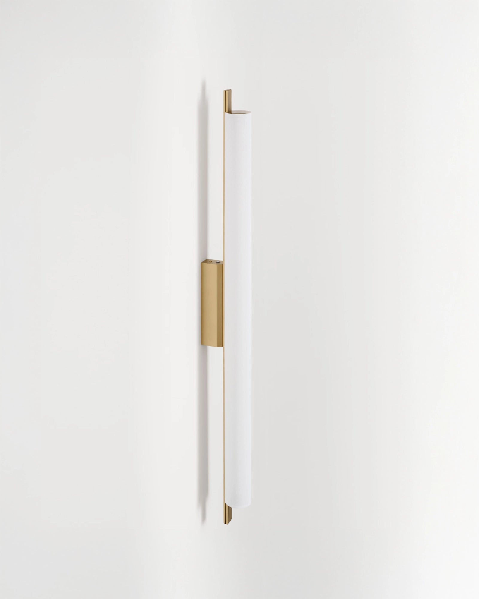 Ombra Wall Light
