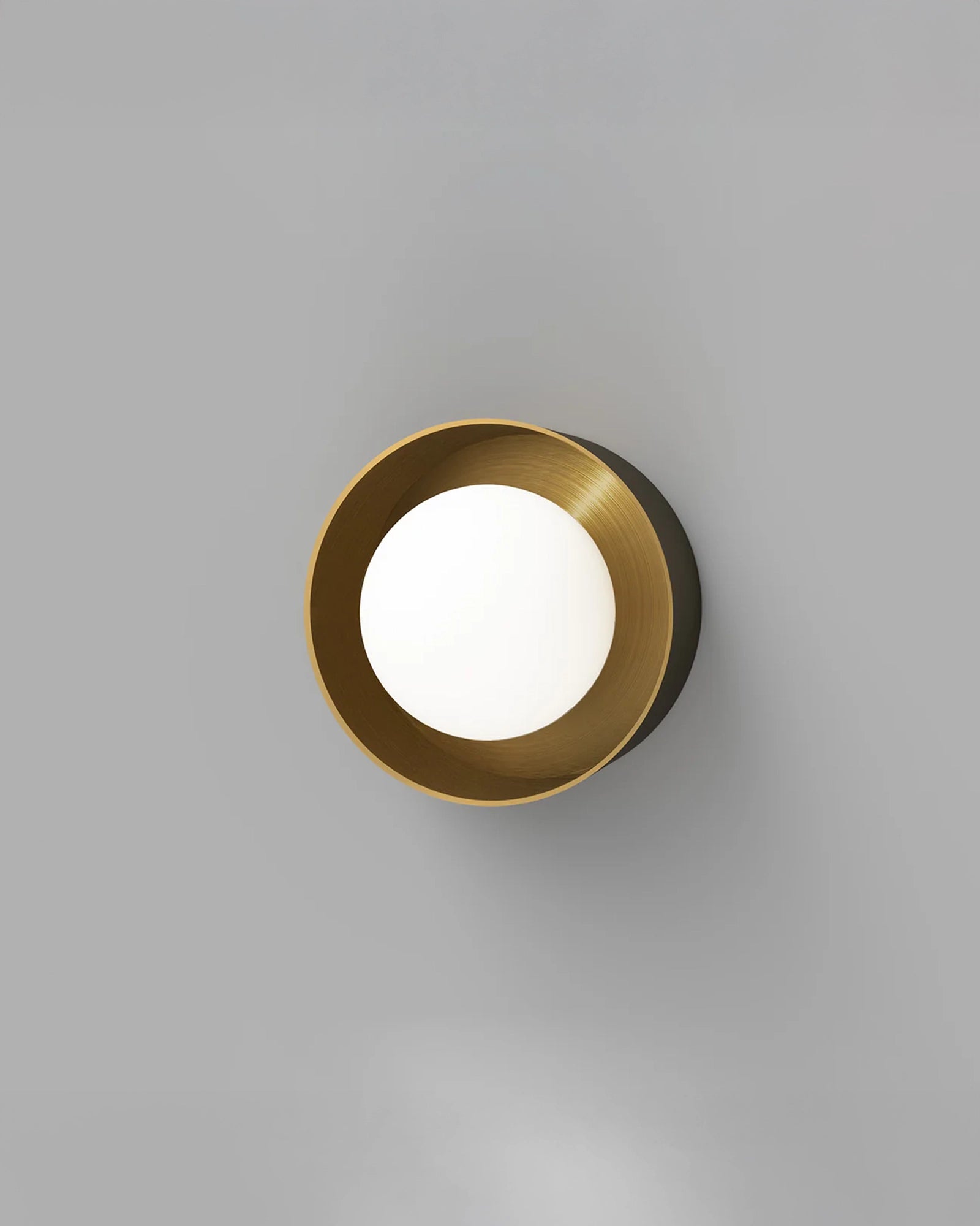 Orb Sur Wall Light