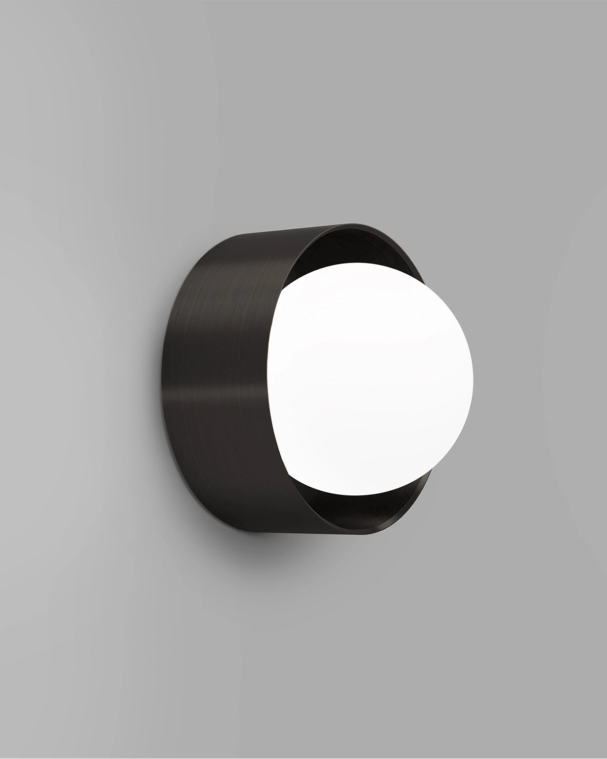 Orb Sur Large Wall Light