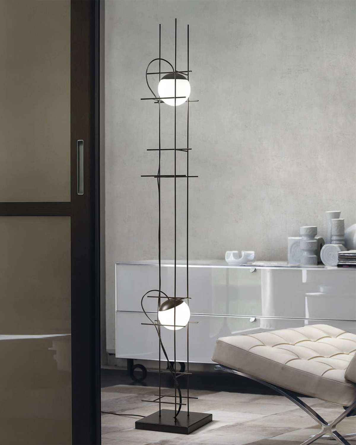 Plot Frame Floor Lamp