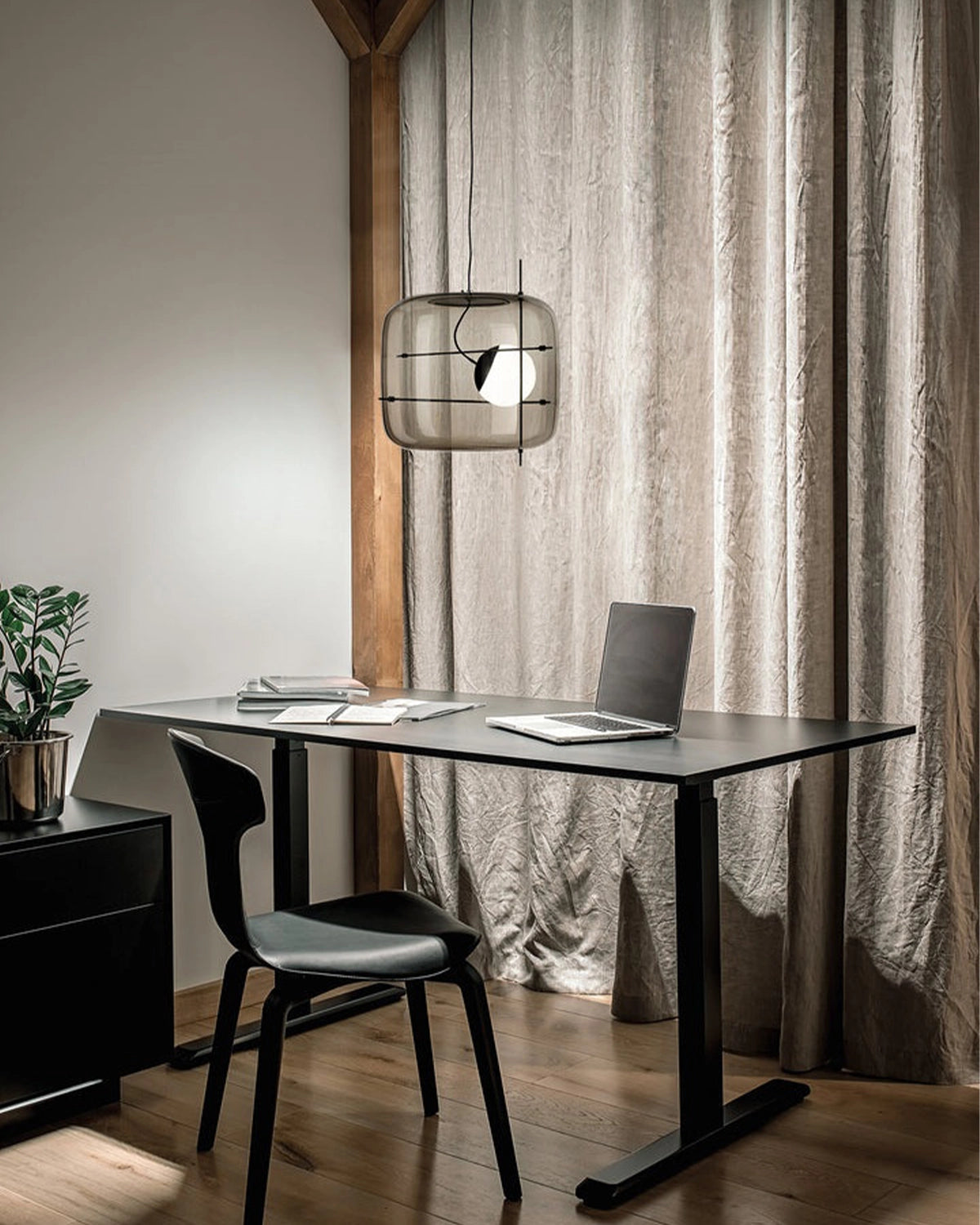 Plot Pendant Light