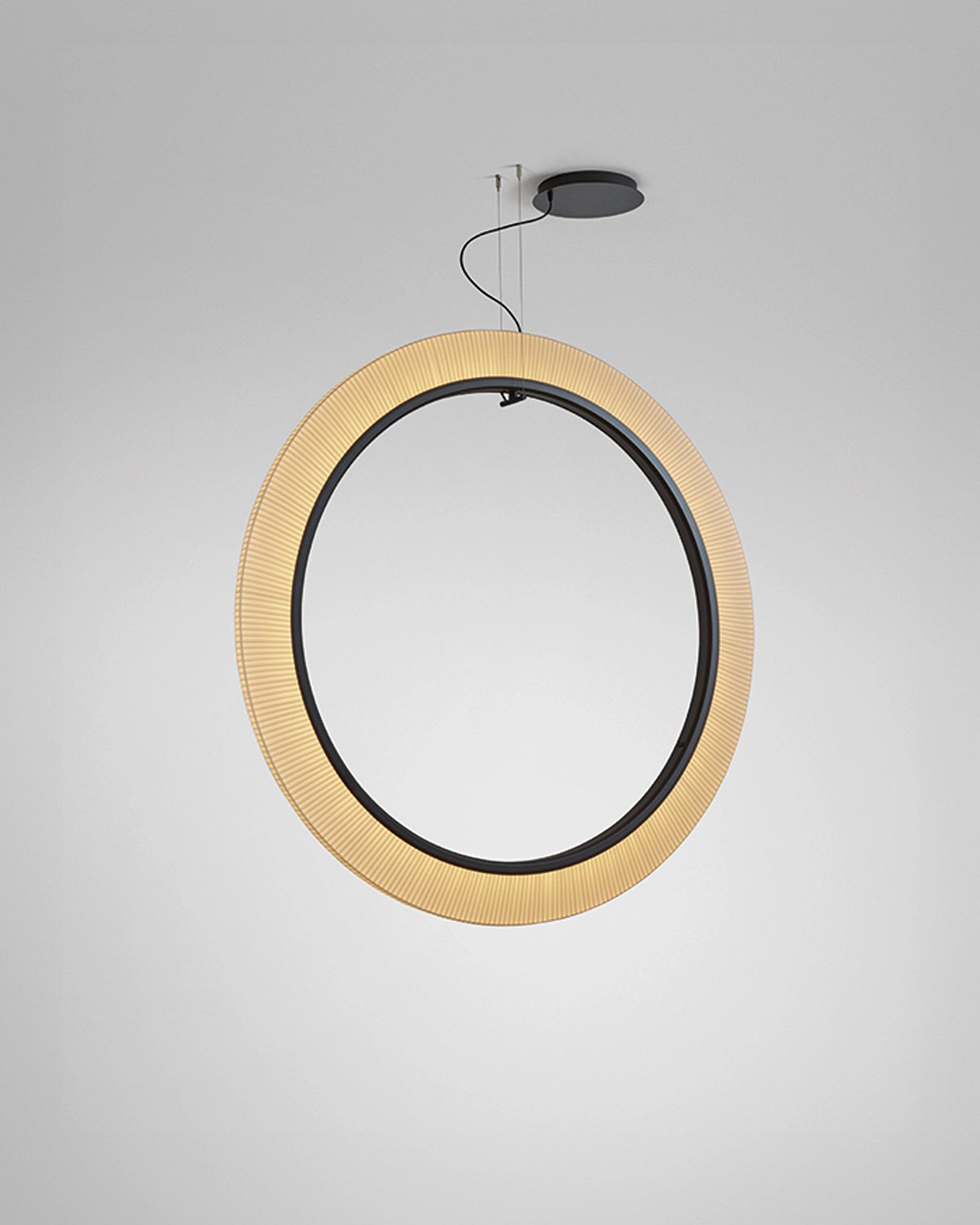 Roda Pendant Light