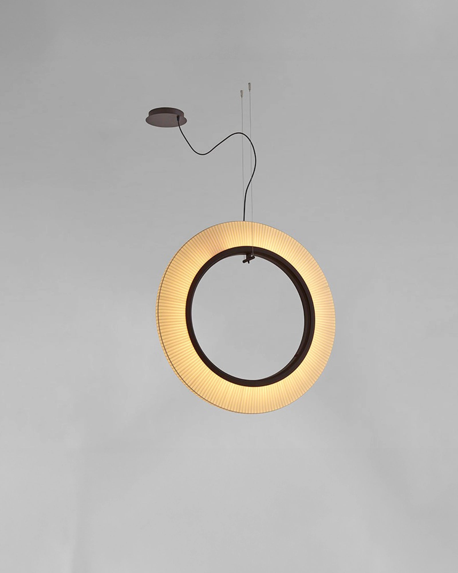 Roda Pendant Light