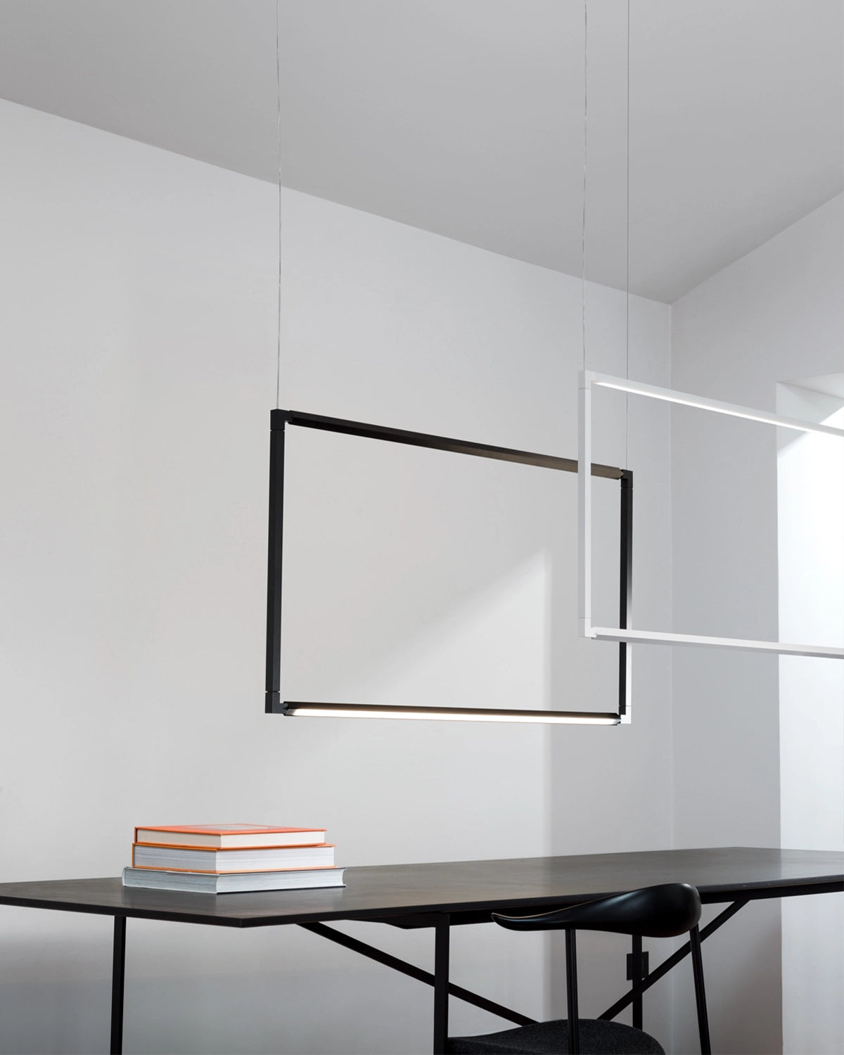 Spigolo Vertical Pendant Light