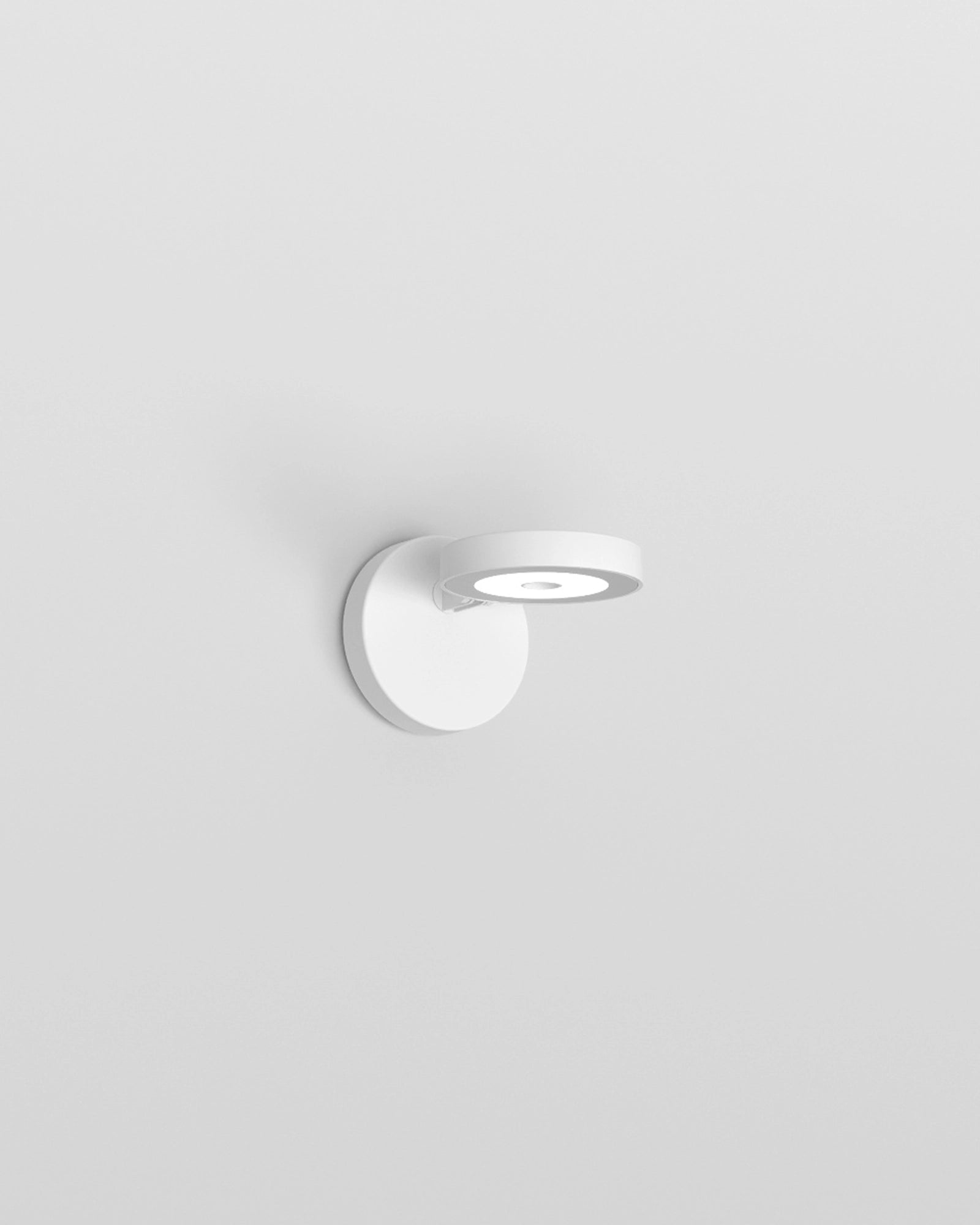 String H0 Wall Light