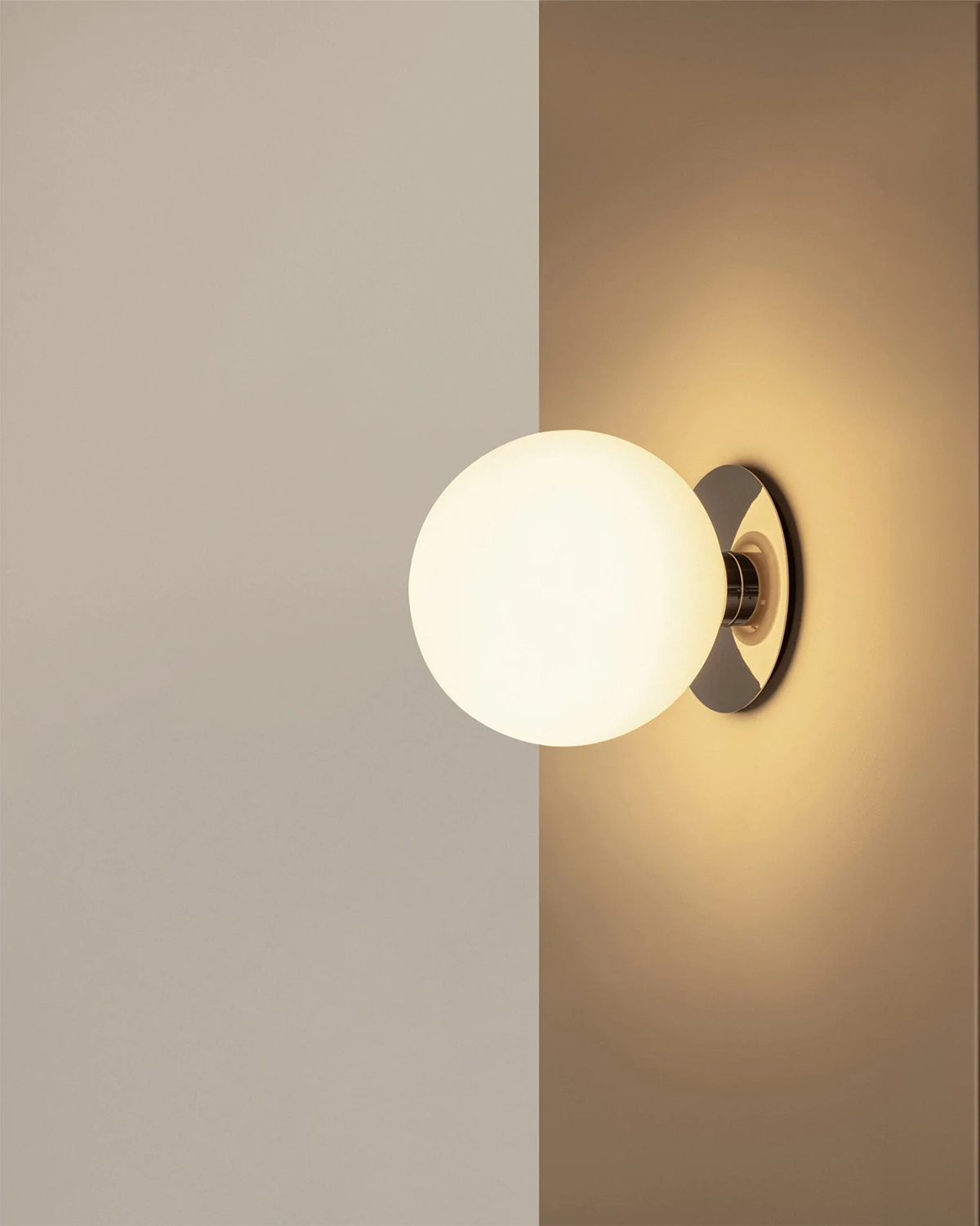 TR Bulb Wall/Ceiling Light
