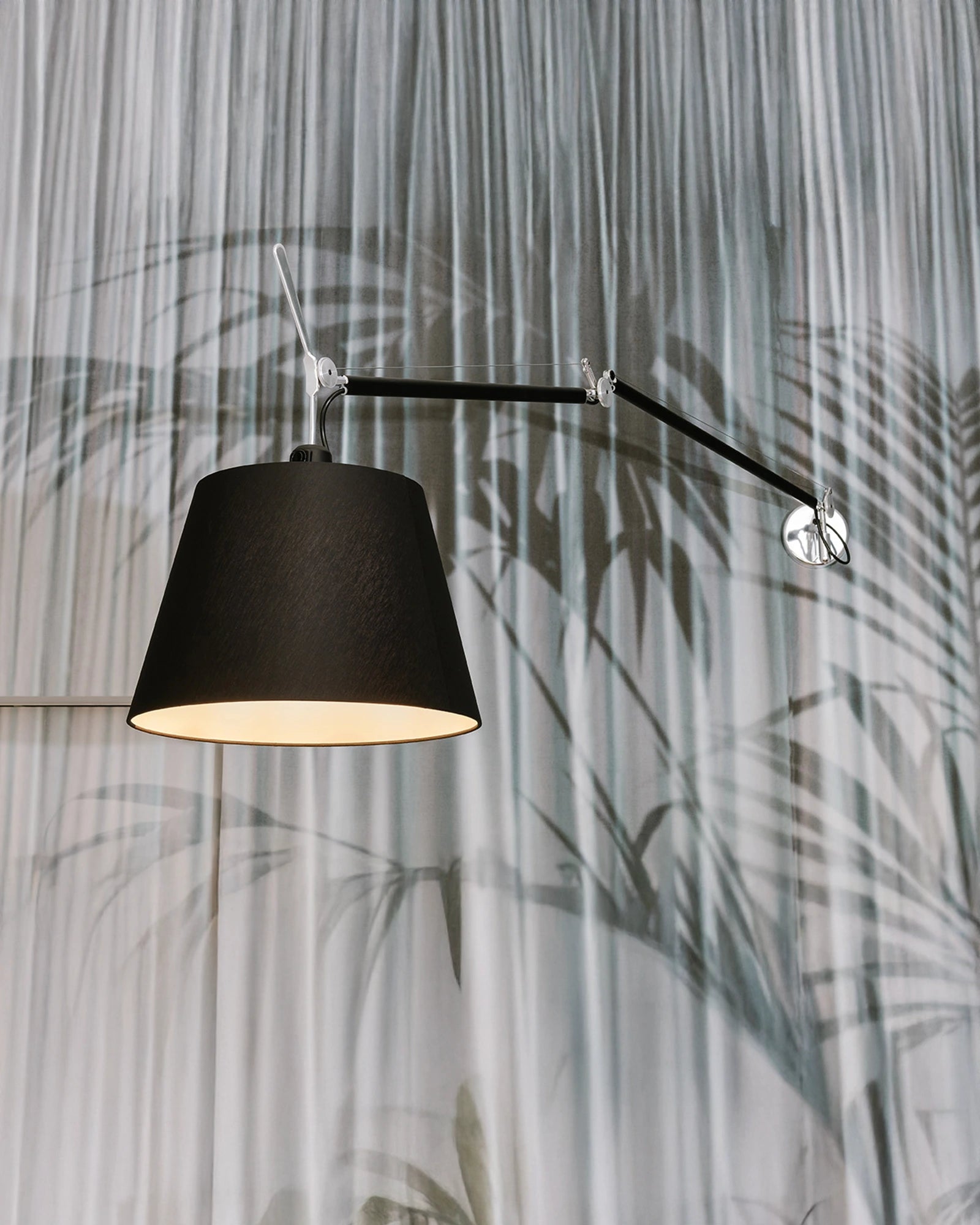 Tolomeo Mega Wall Light