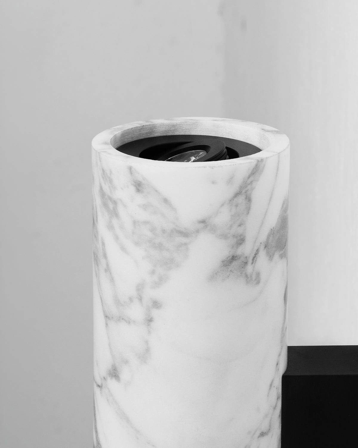 W01 Marble Wall Light