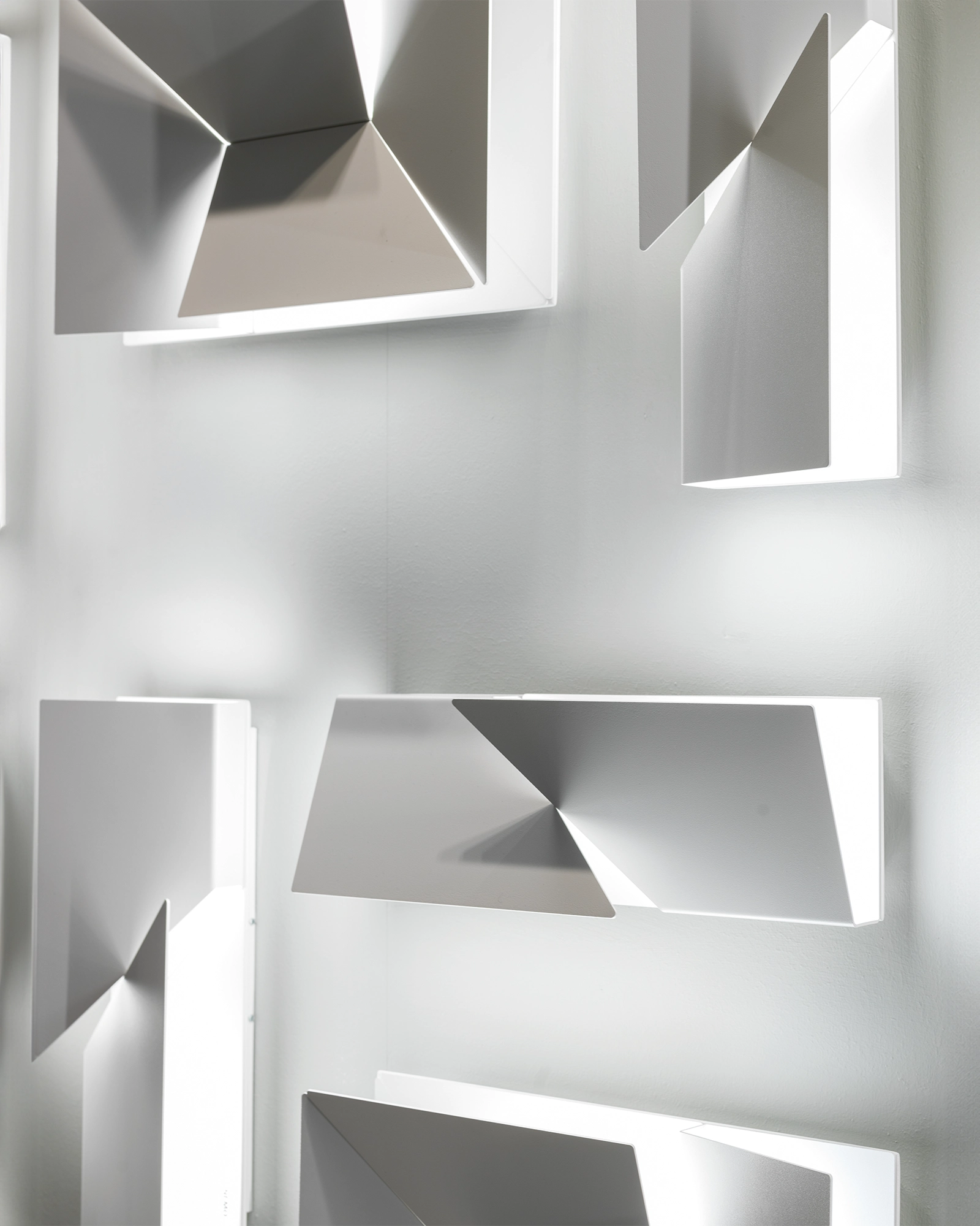 Wall Shadows Petit Wall Light