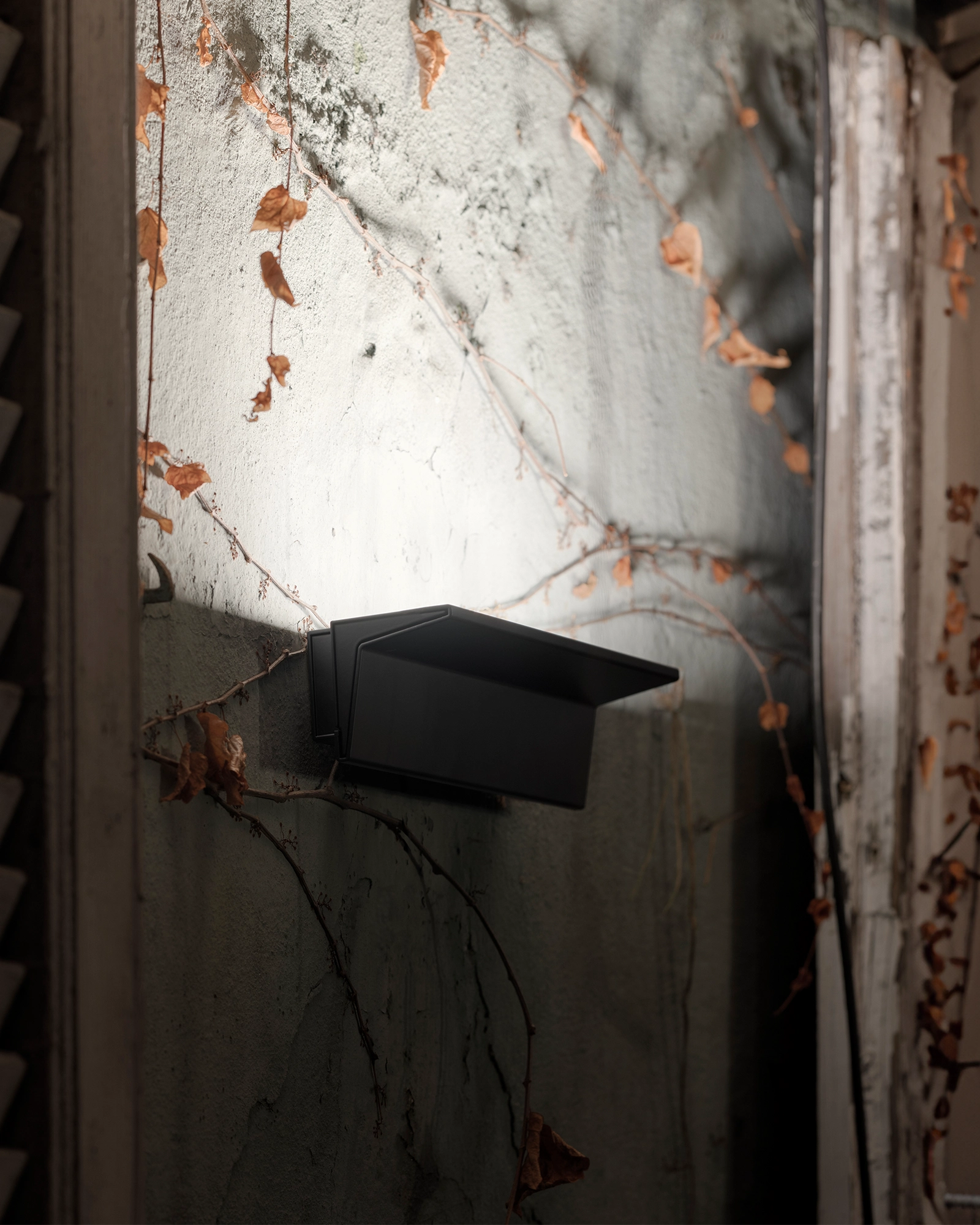Zena Outdoor Wall Light