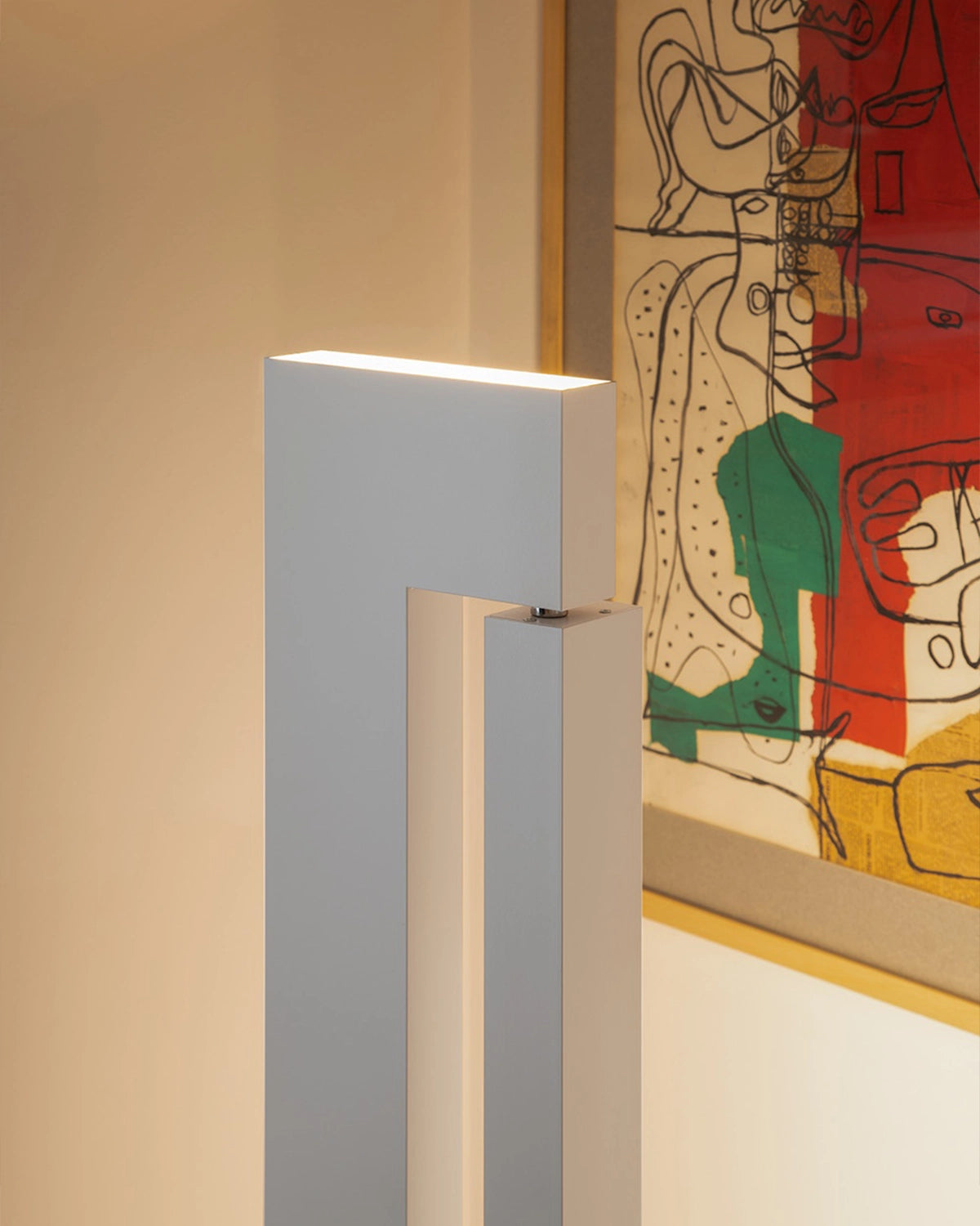 Ara Floor Lamp