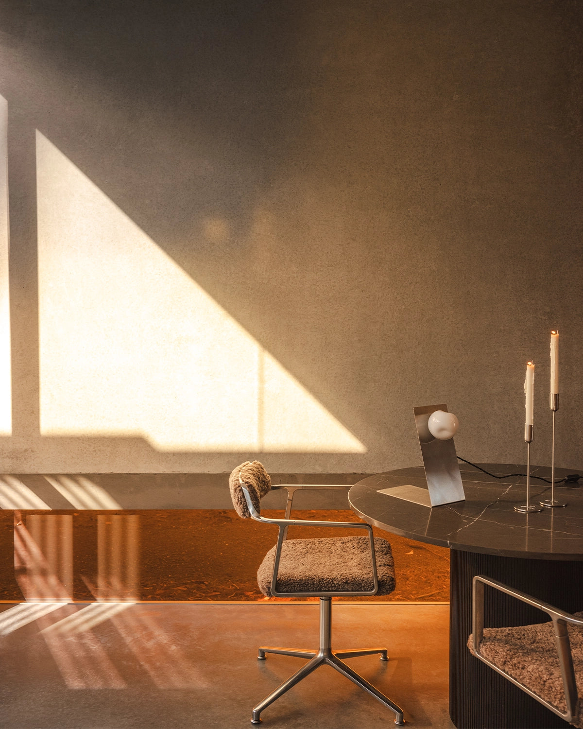 Lean Table Lamp