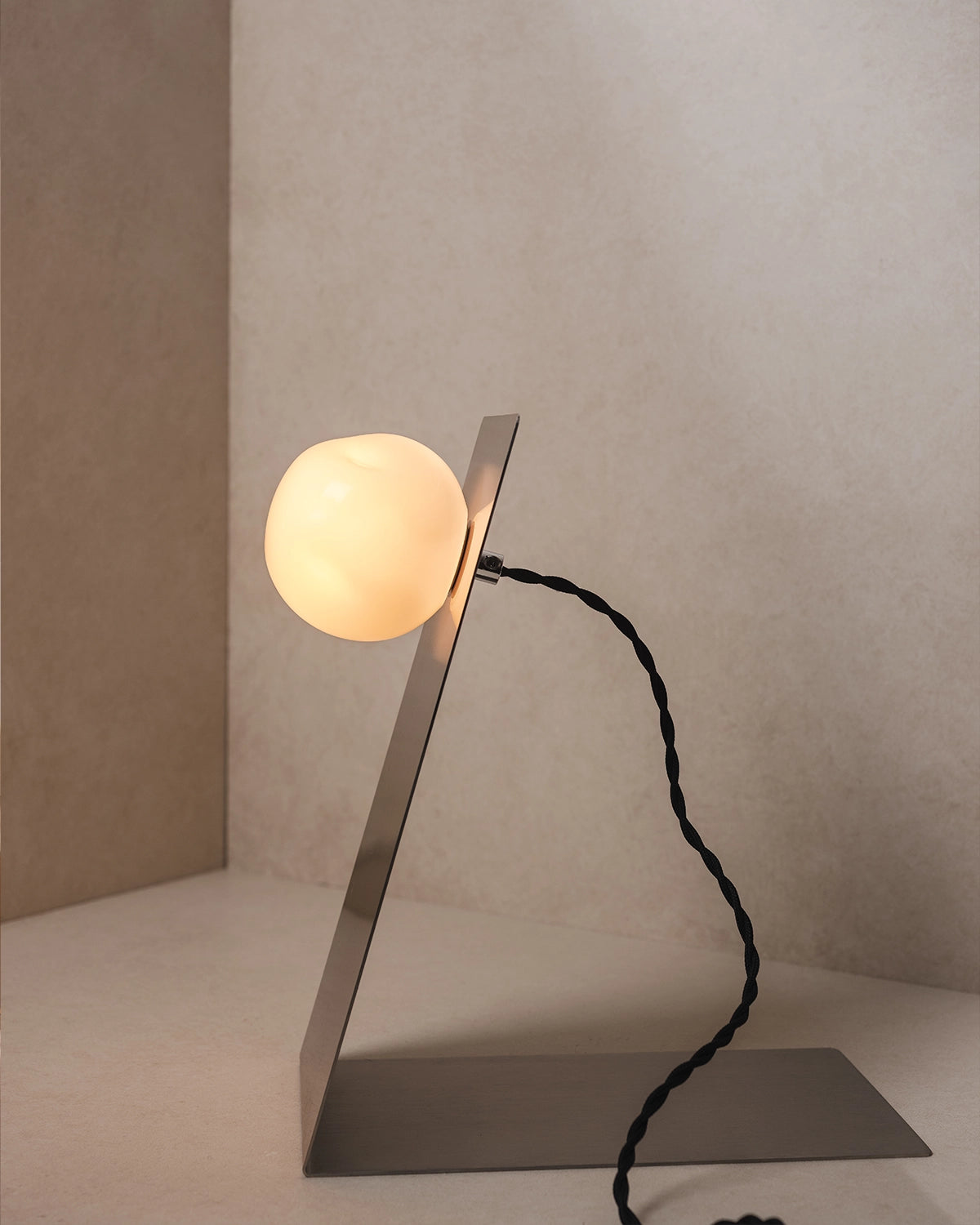 Lean Table Lamp