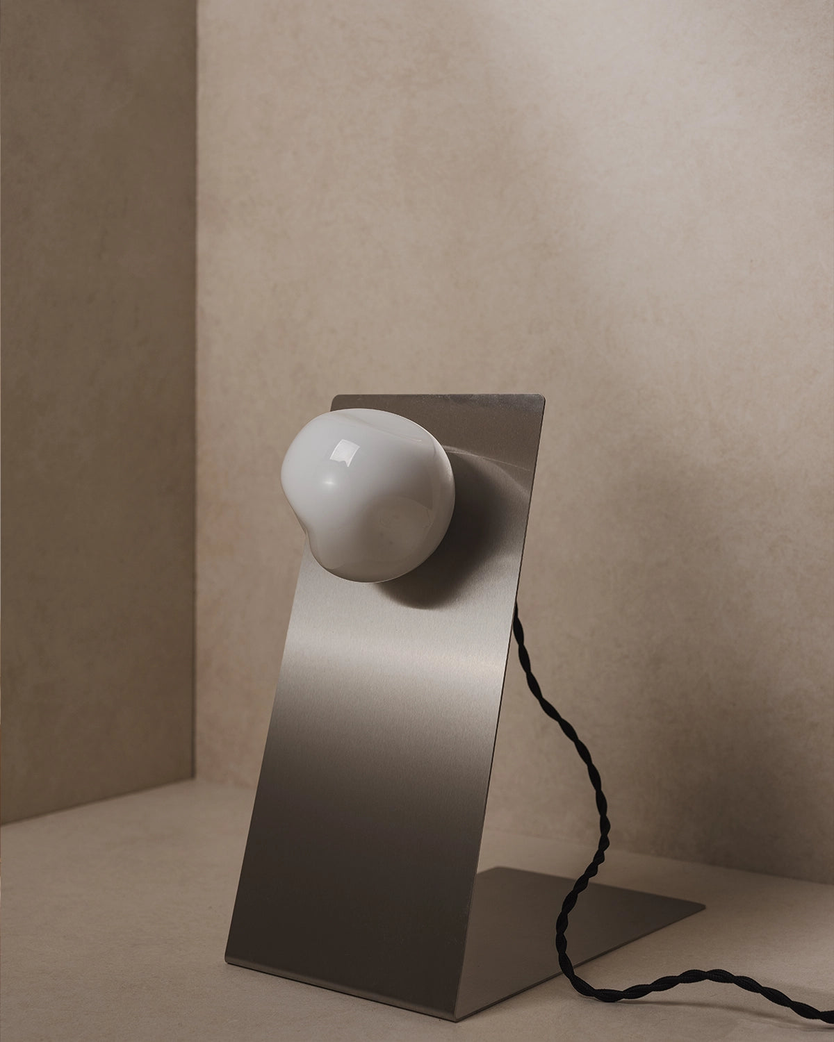Lean Table Lamp
