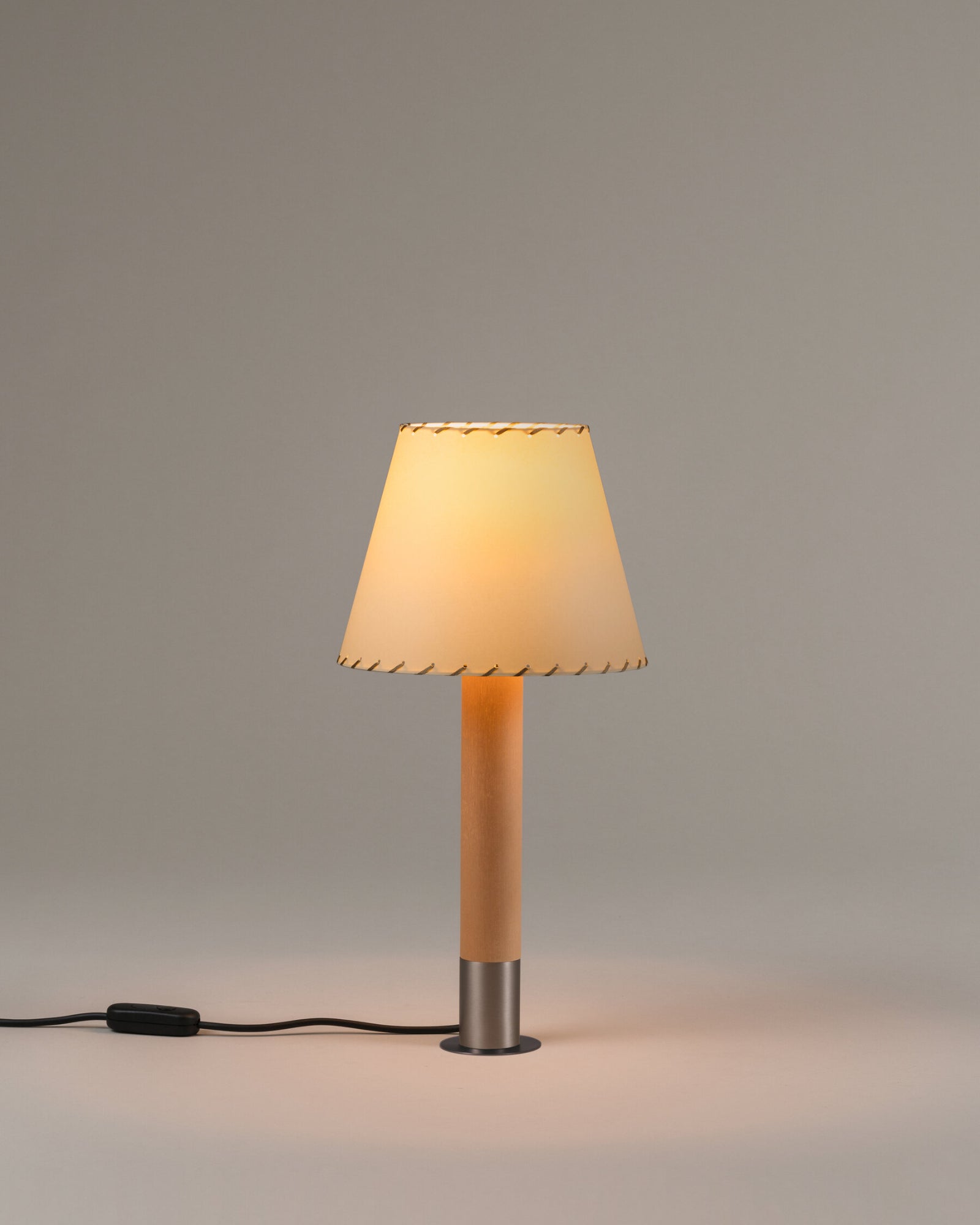 Básica Table Lamp