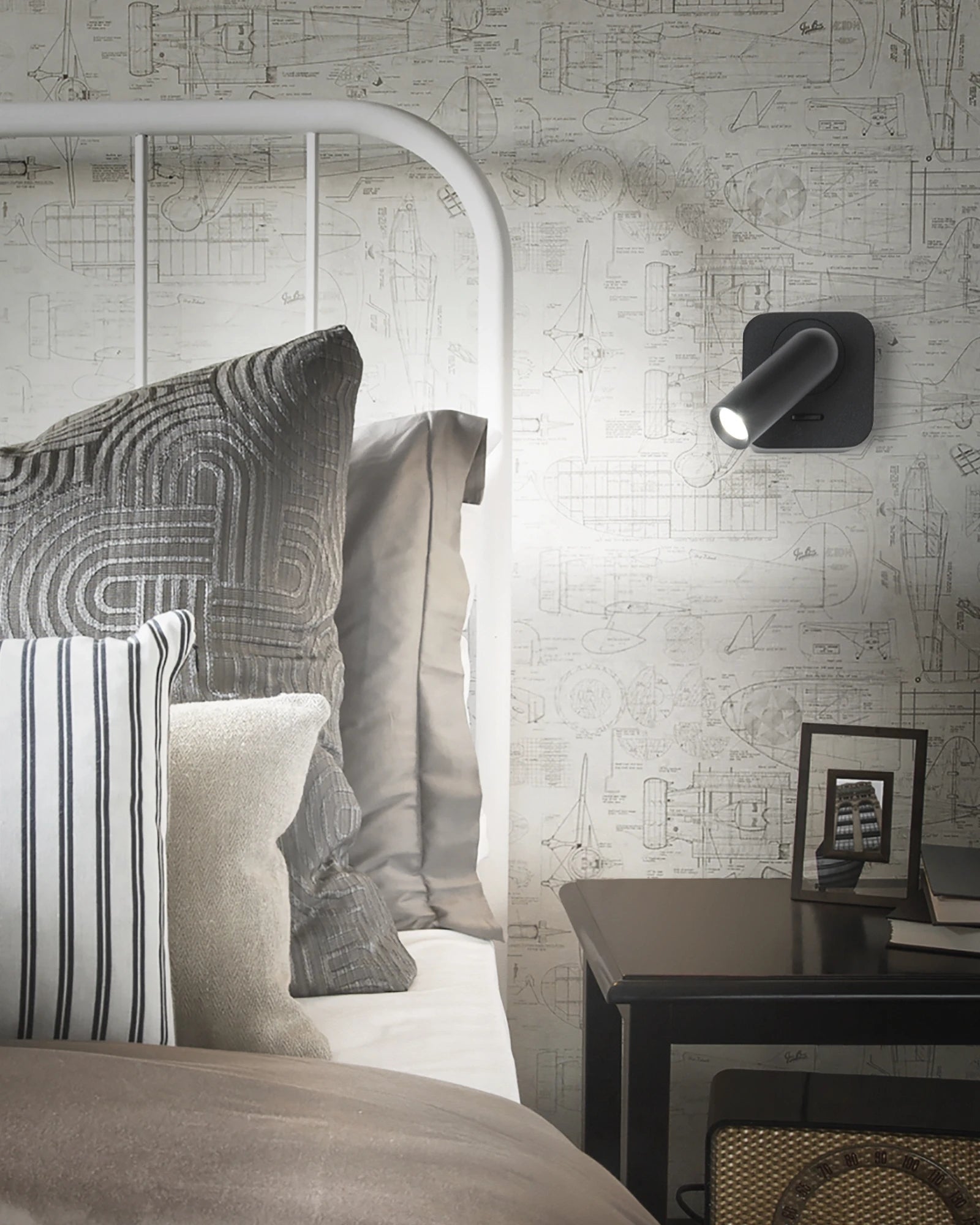 Bean Square Wall Light