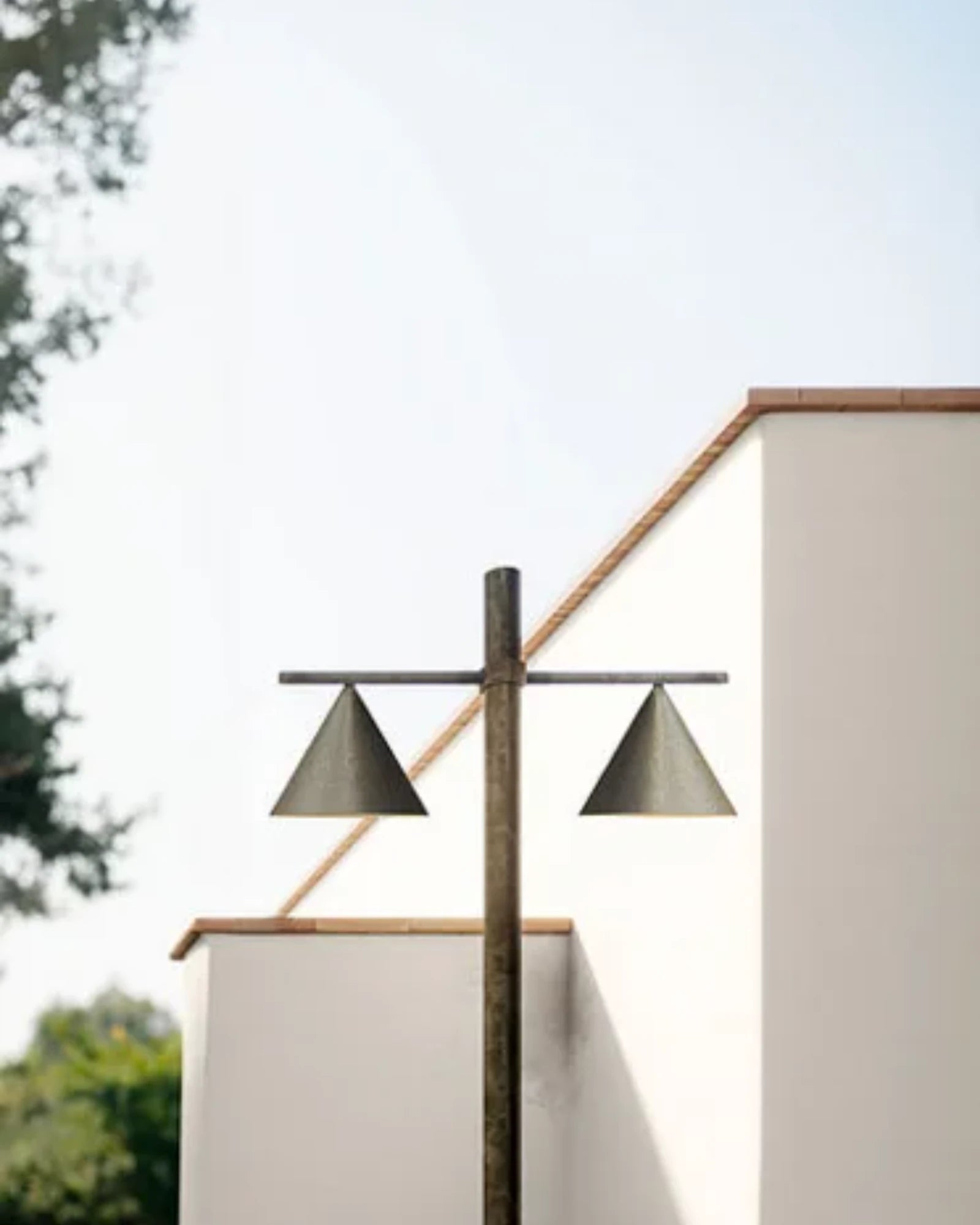 Cone 2lt Pole Light