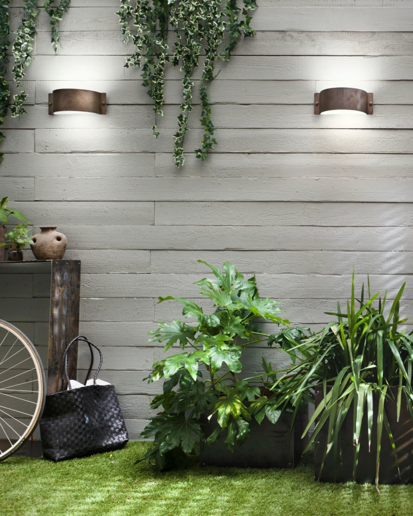 Decori Curve Wall Light