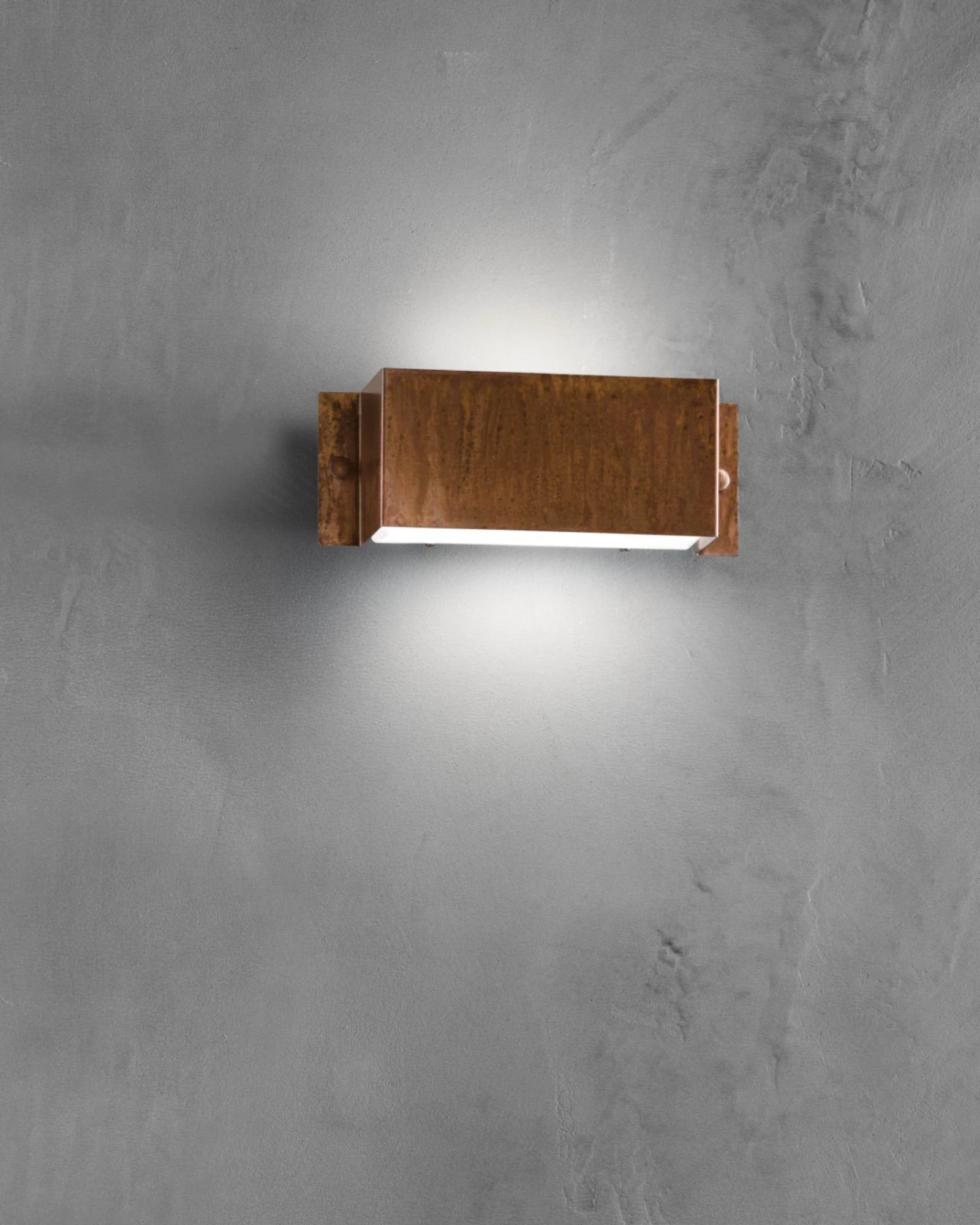 Decori Wall Light