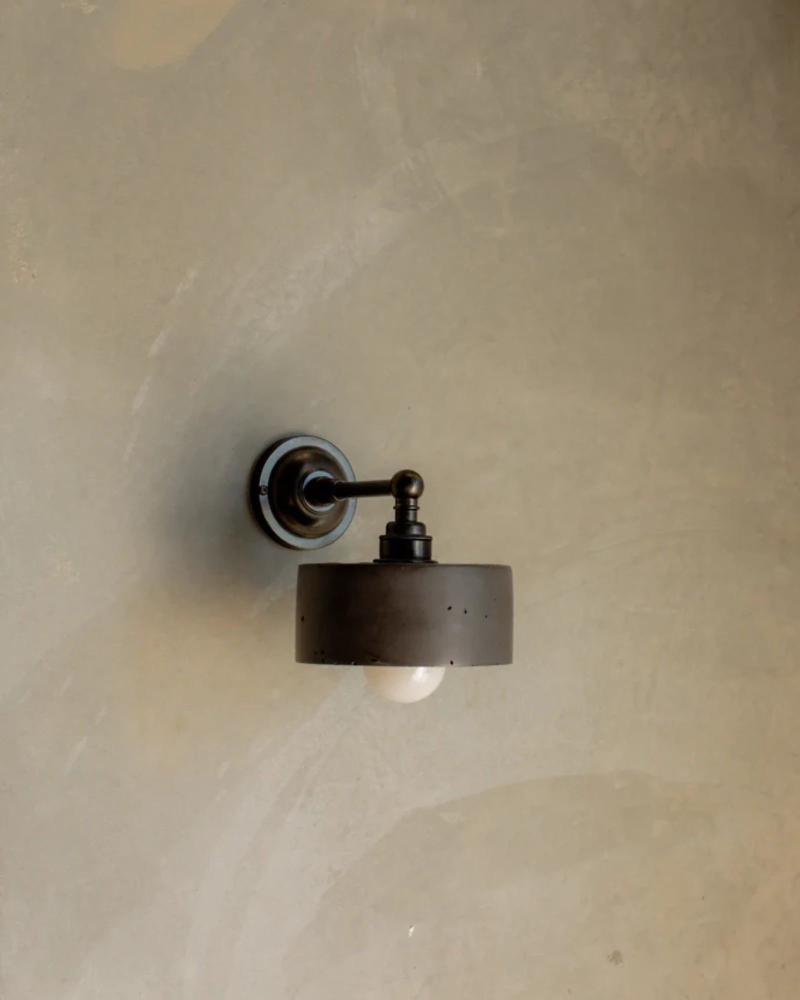 Dorea Straight Arm Wall Light
