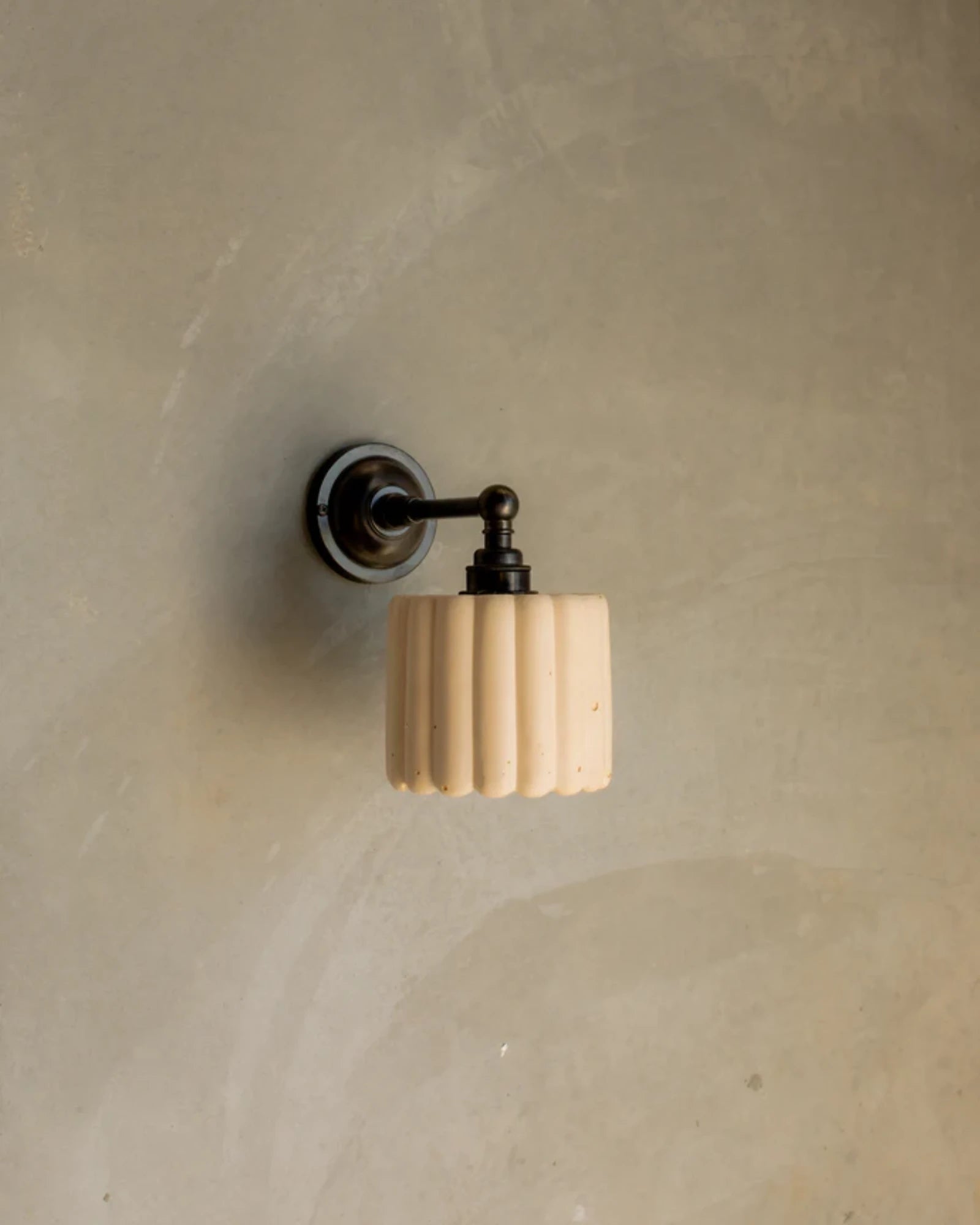 Fluted Straight Arm Wall Light