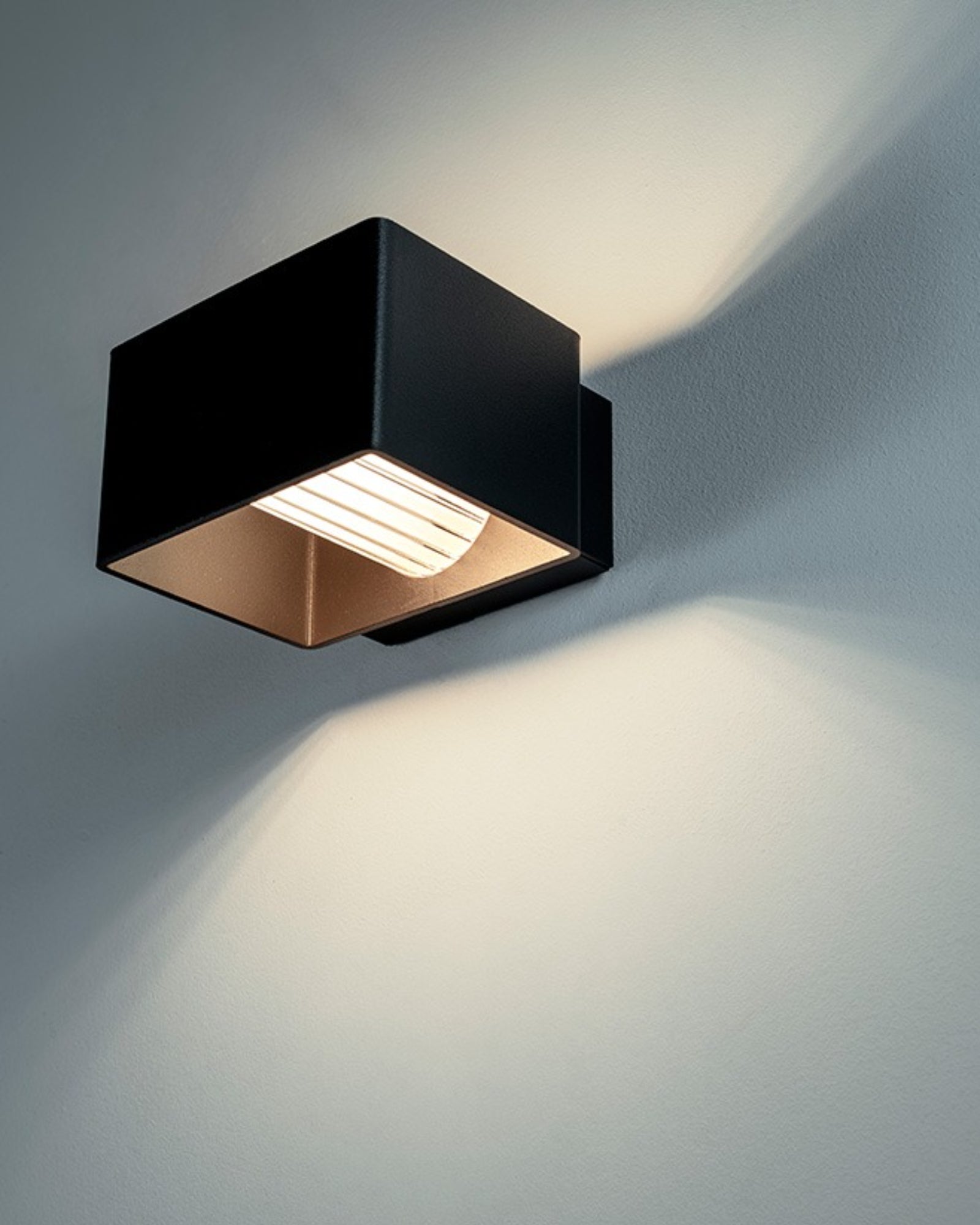 In wall online light fixtures