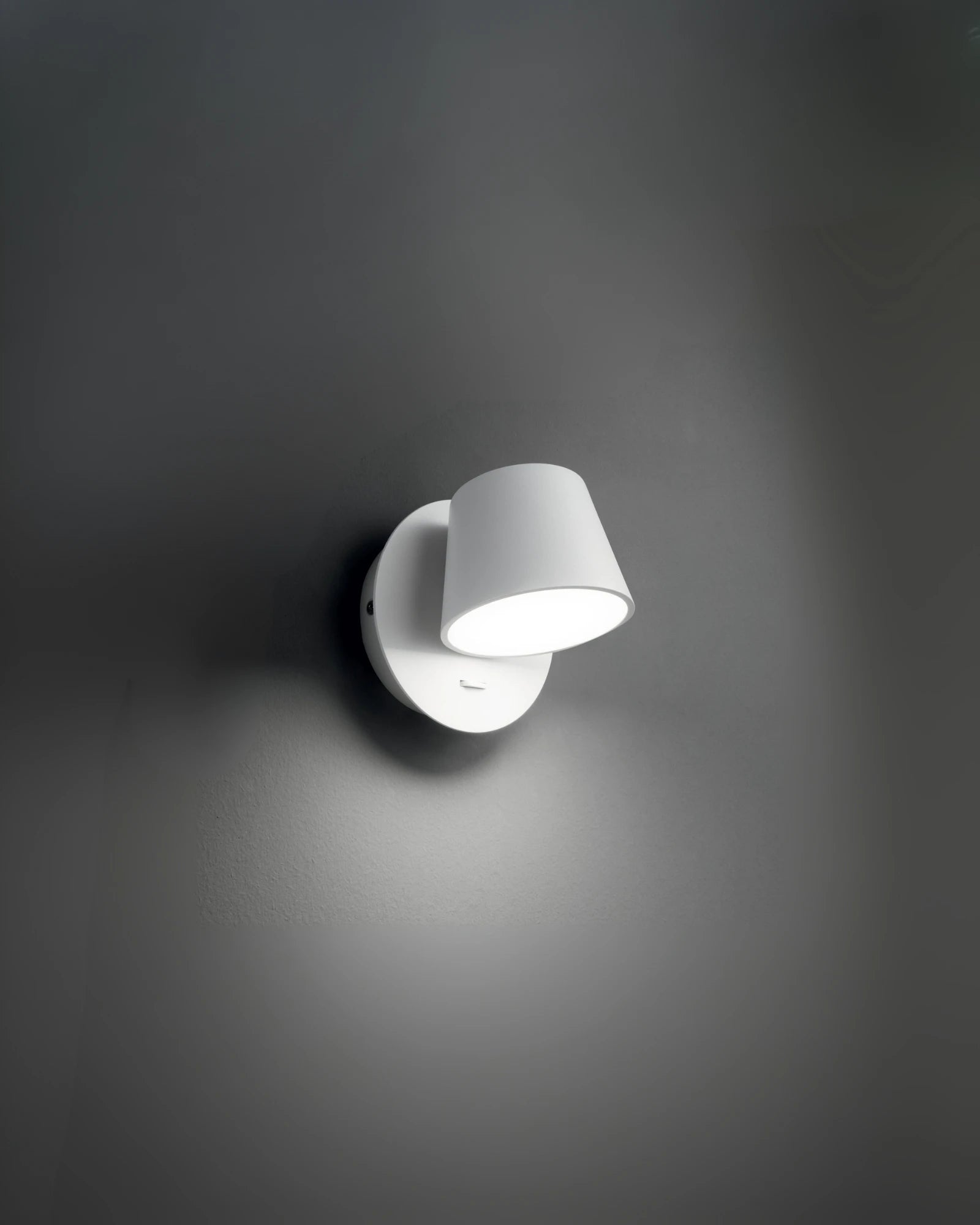 Gim Wall Light