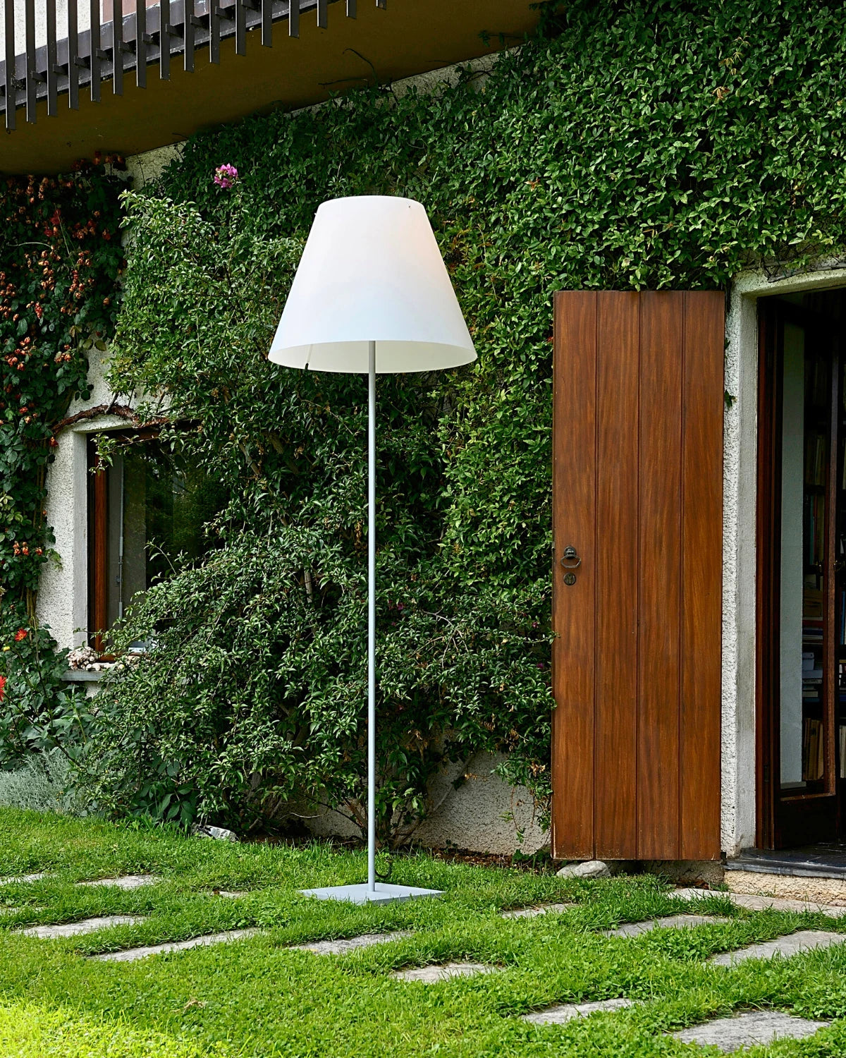 Grande Costanza Outdoor Floor Lamp