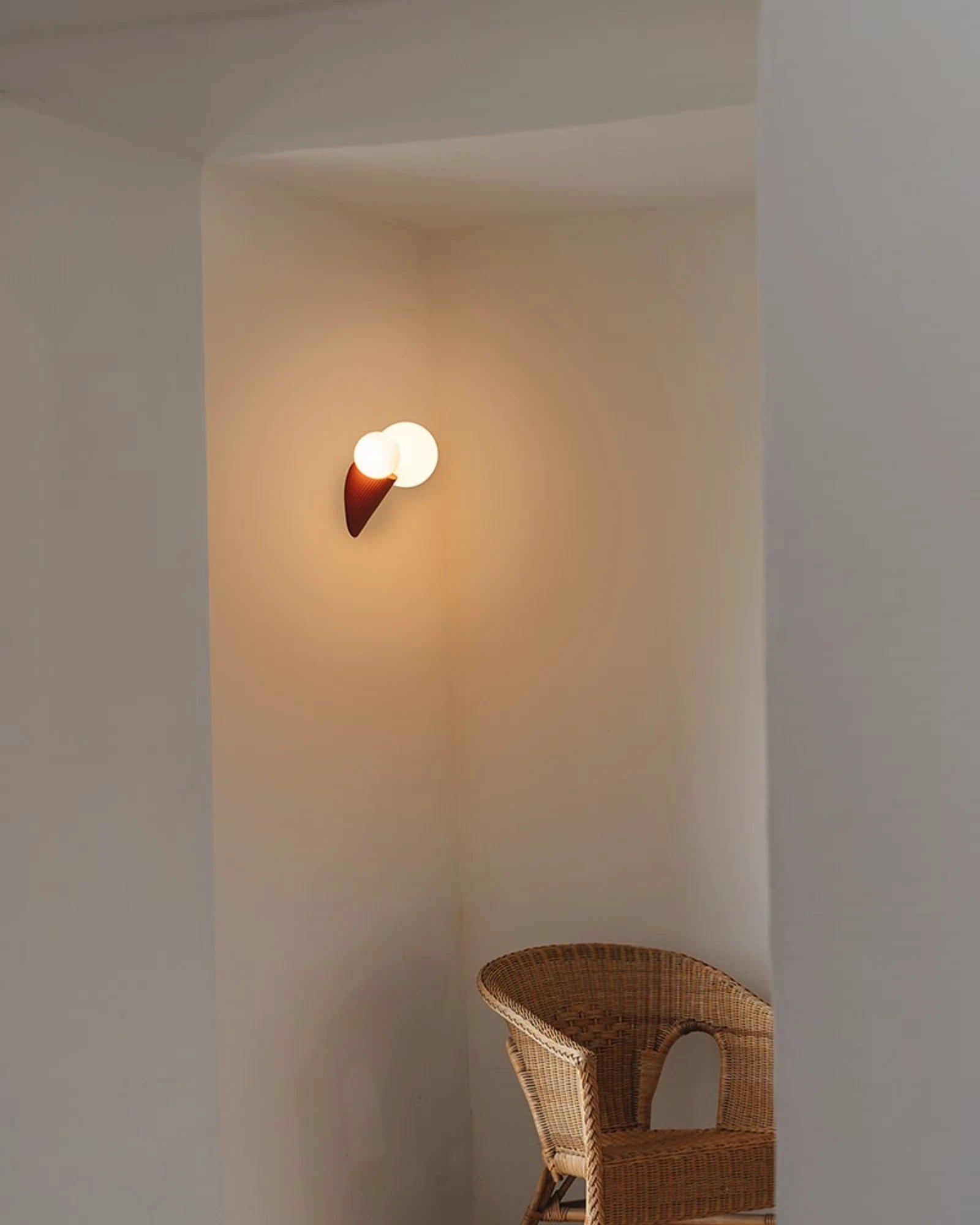 Land 2lt Wall Light