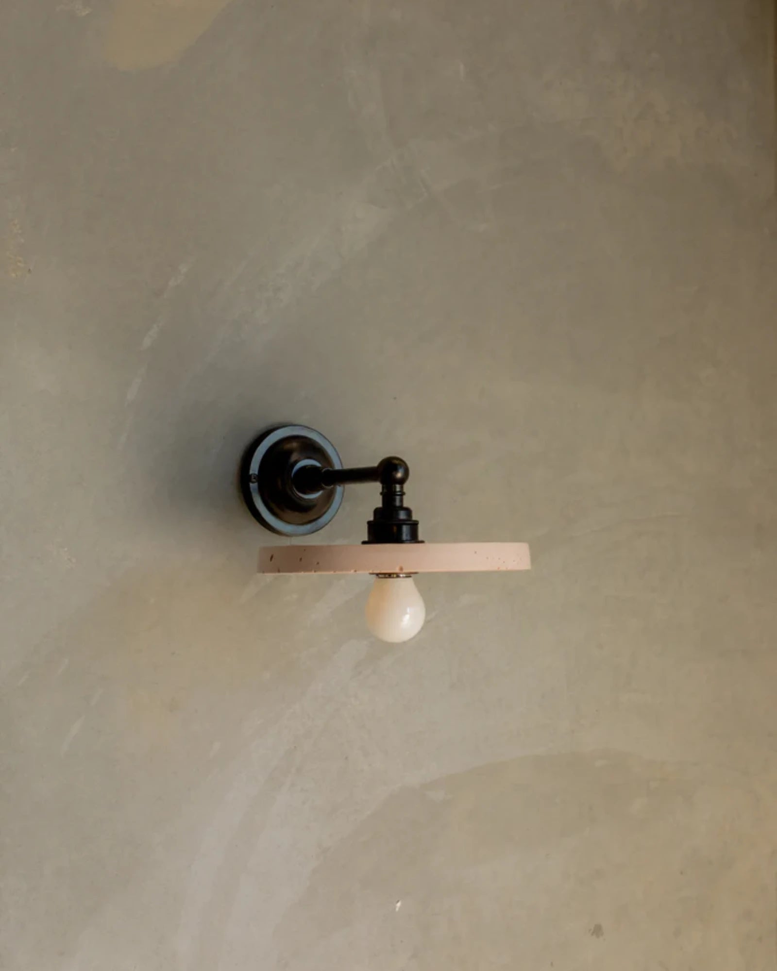 Loman Straight Arm Wall Light