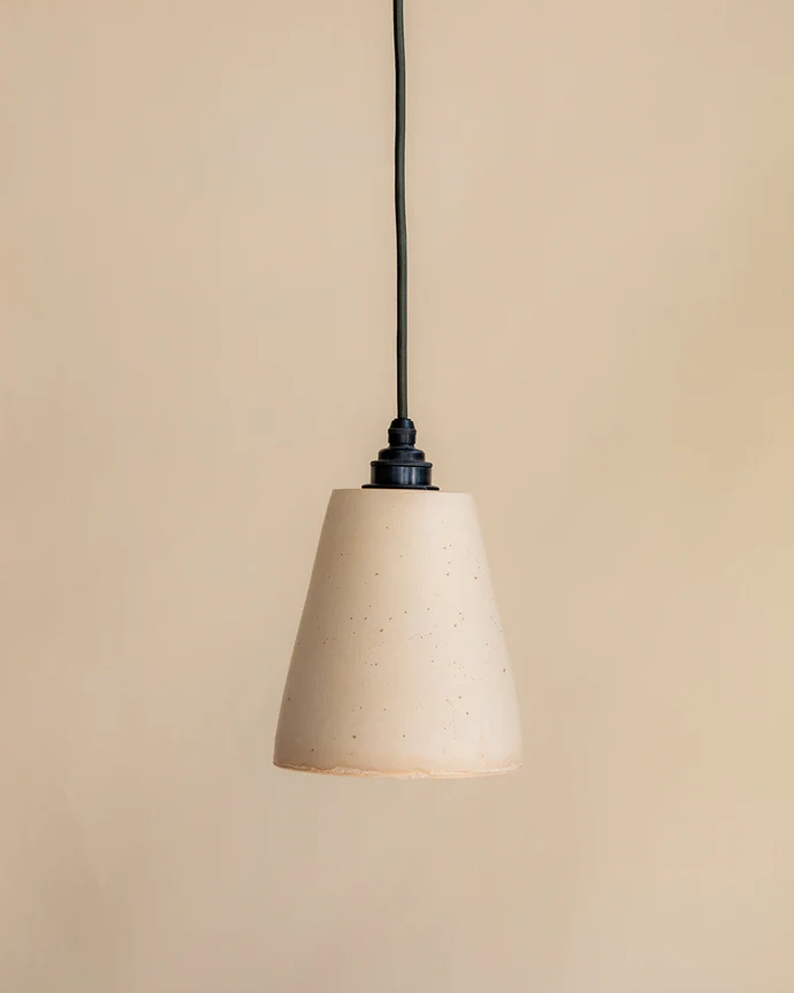 Maca Pendant Light