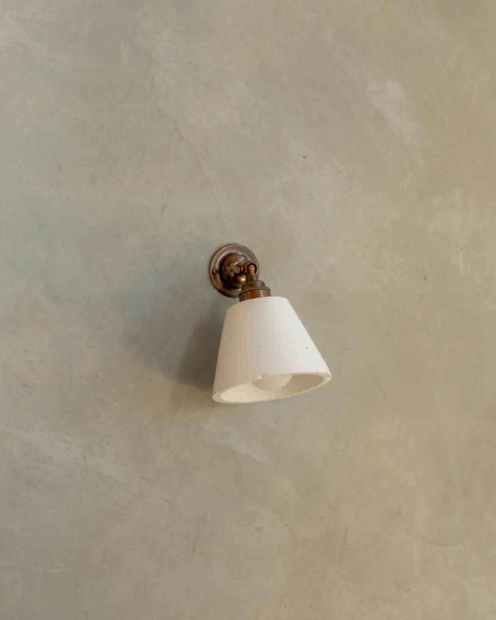 Mod Knuckle Wall Light