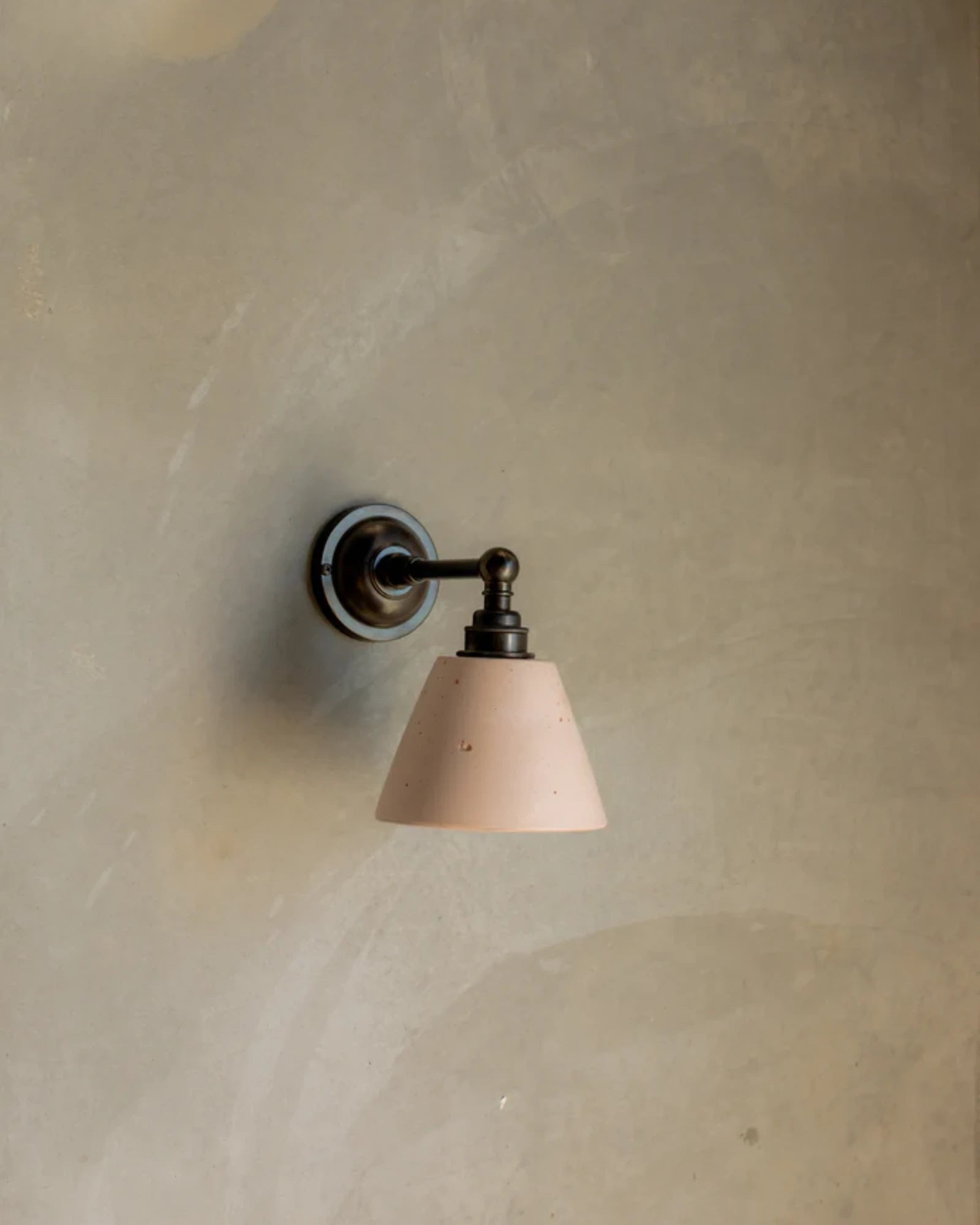 Mod Straight Arm Wall Light