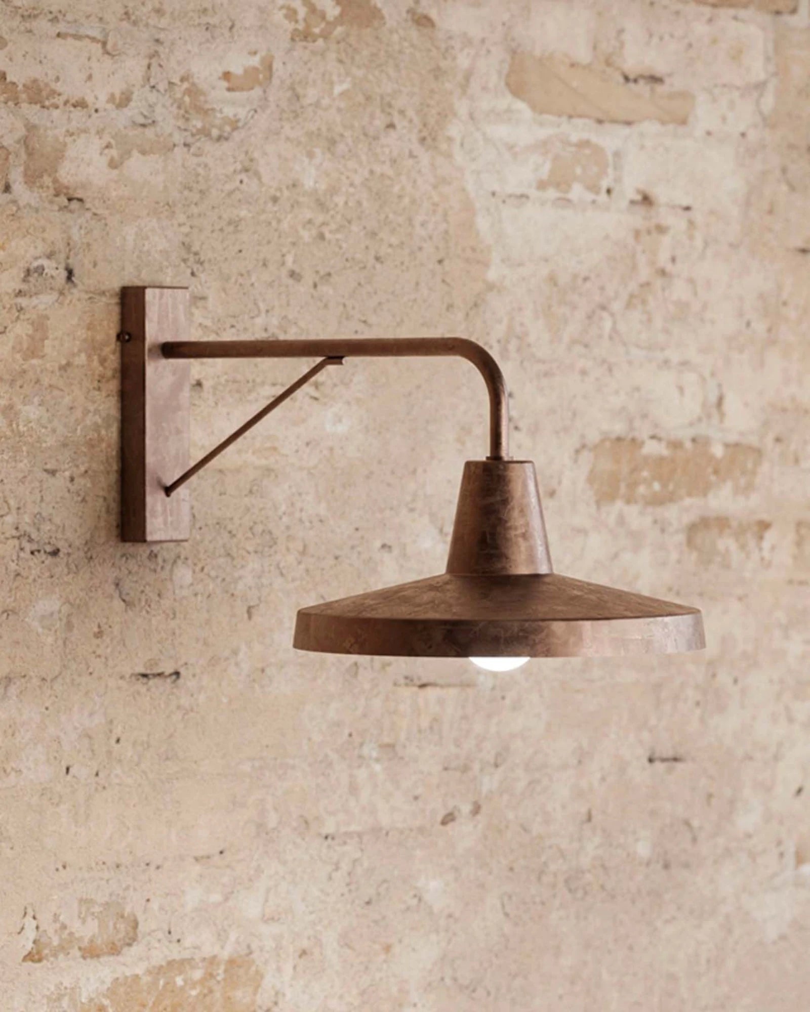 Officina Wall Light