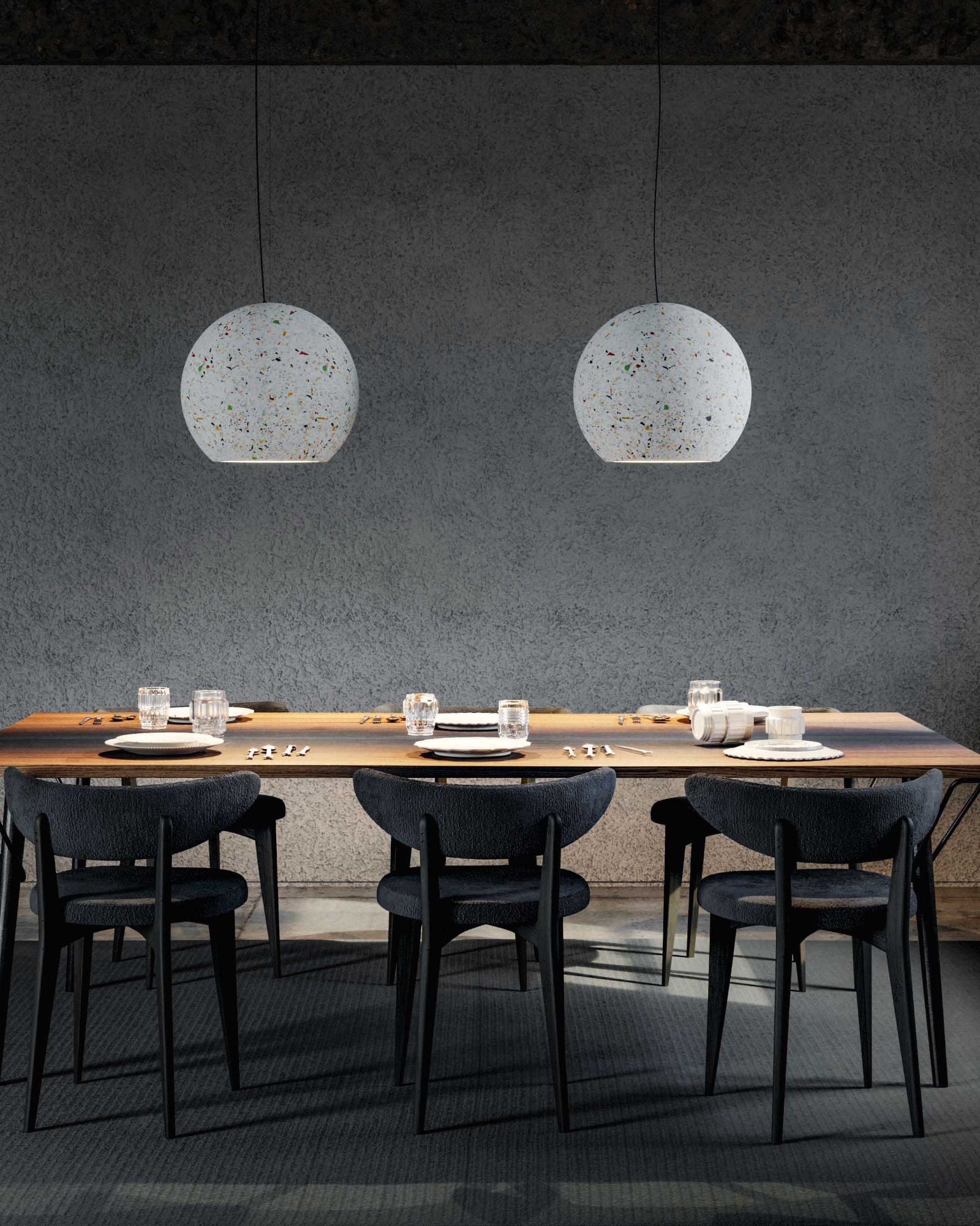 Reglobe Pendant Light