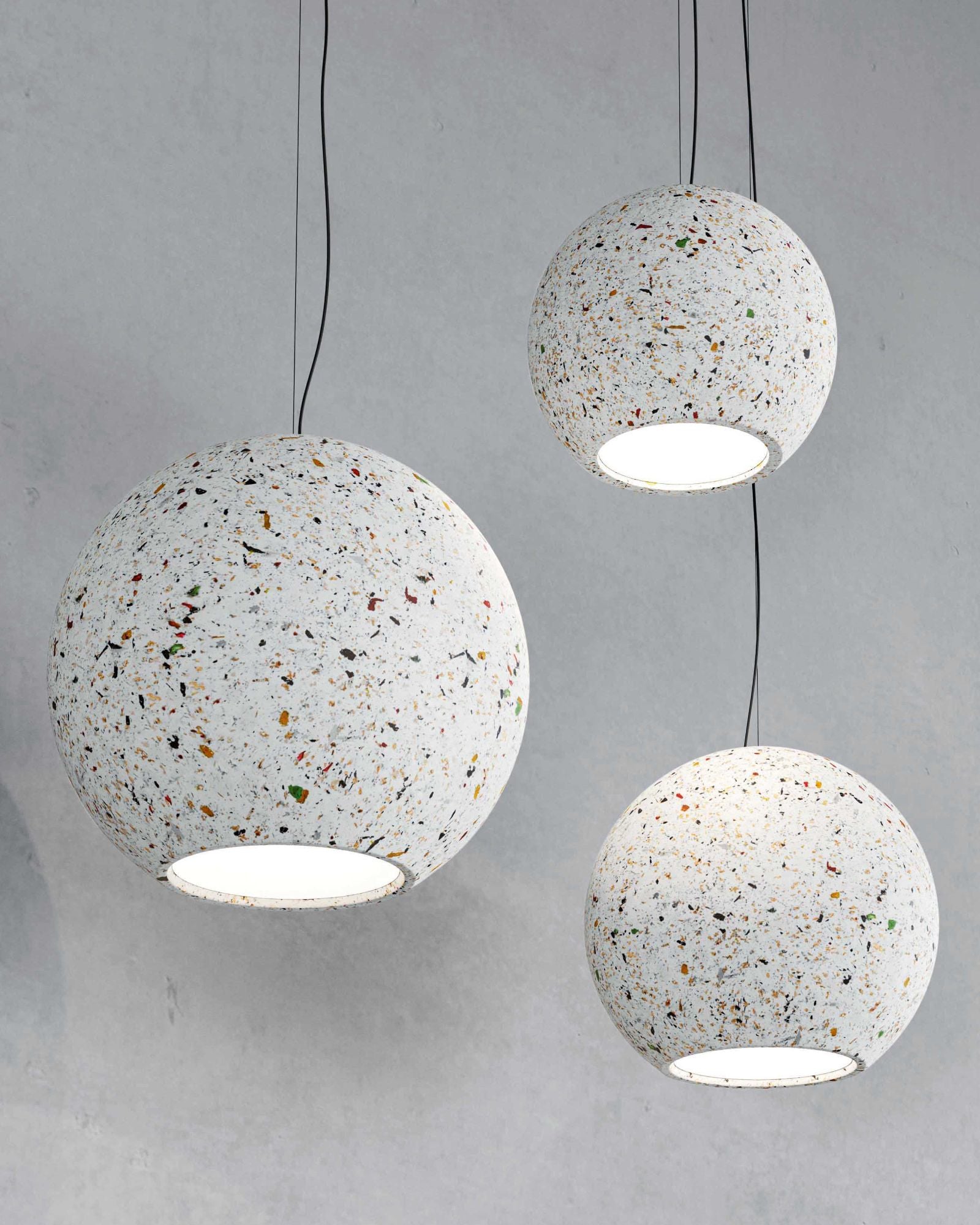 Reglobe Pendant Light