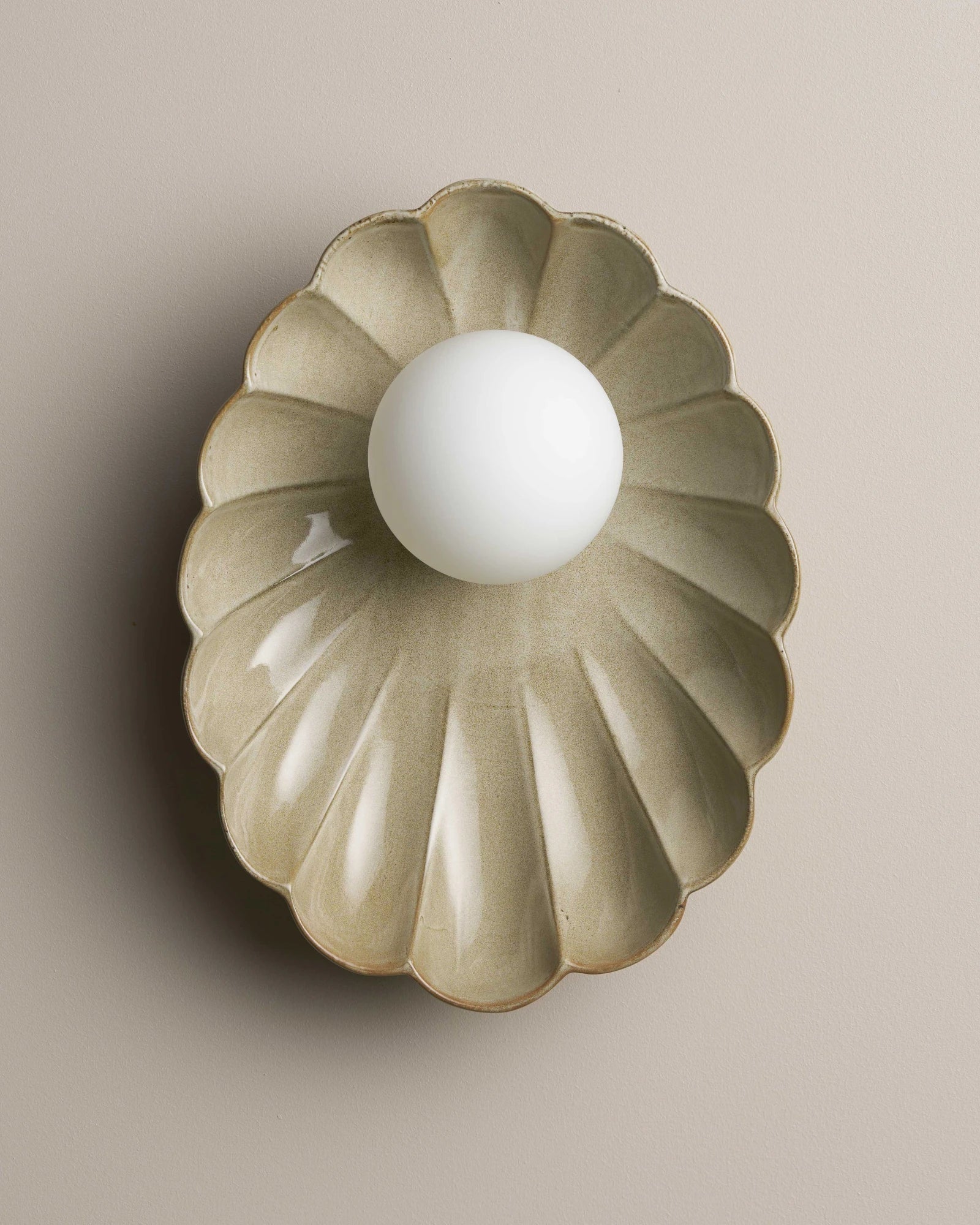 Oyster Wall Light