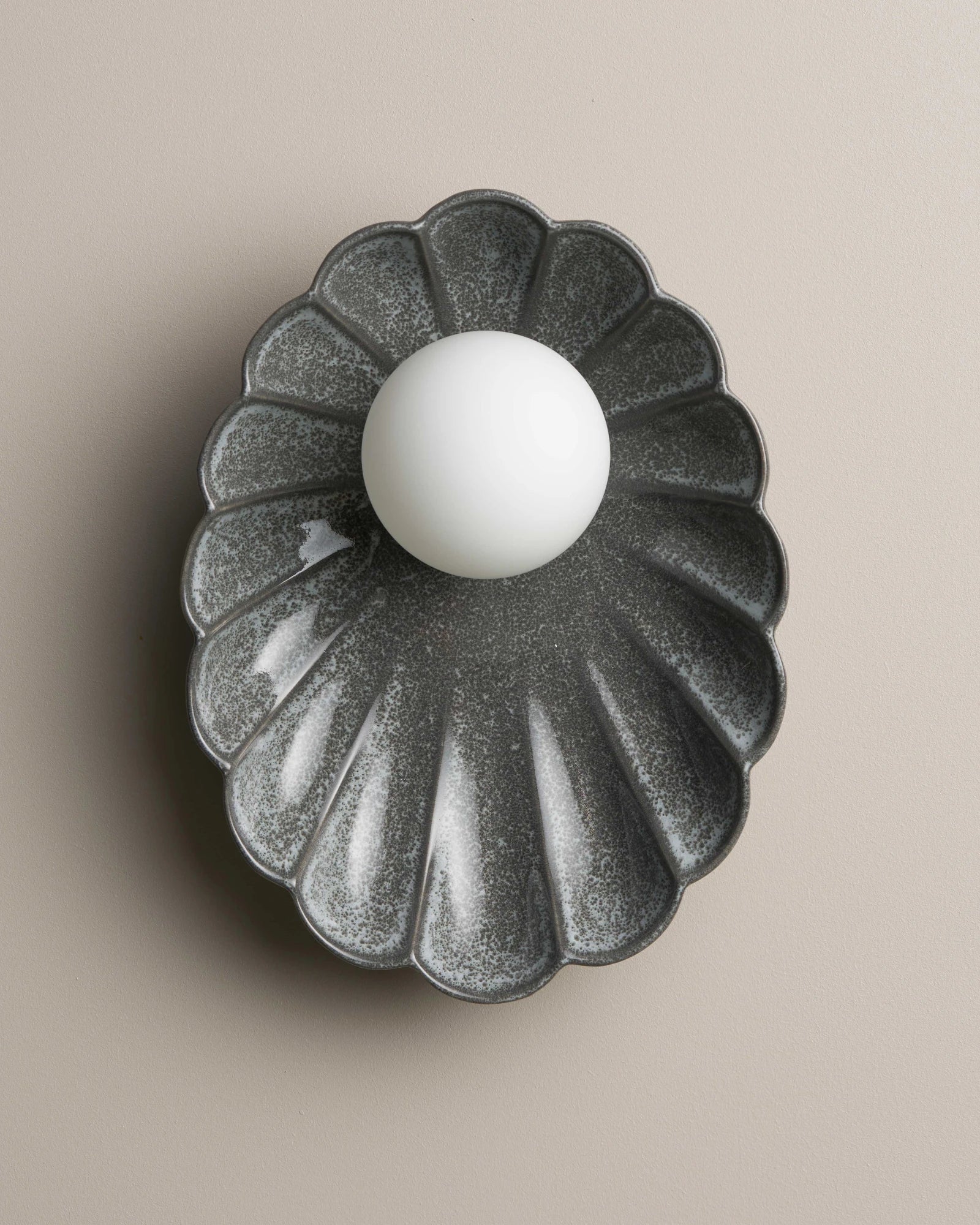 Oyster Wall Light