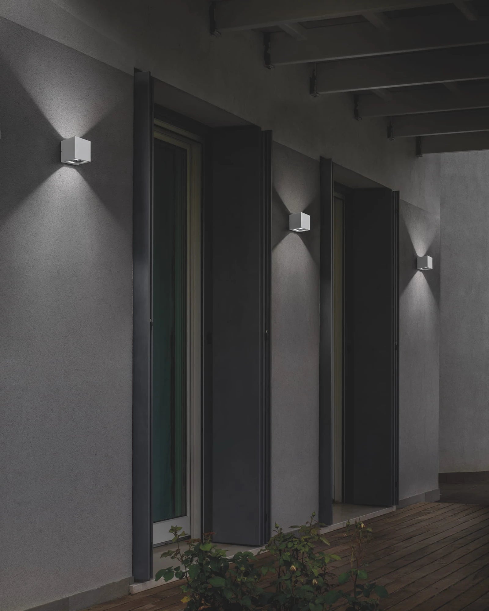 Sole Outdoor  Wall Light